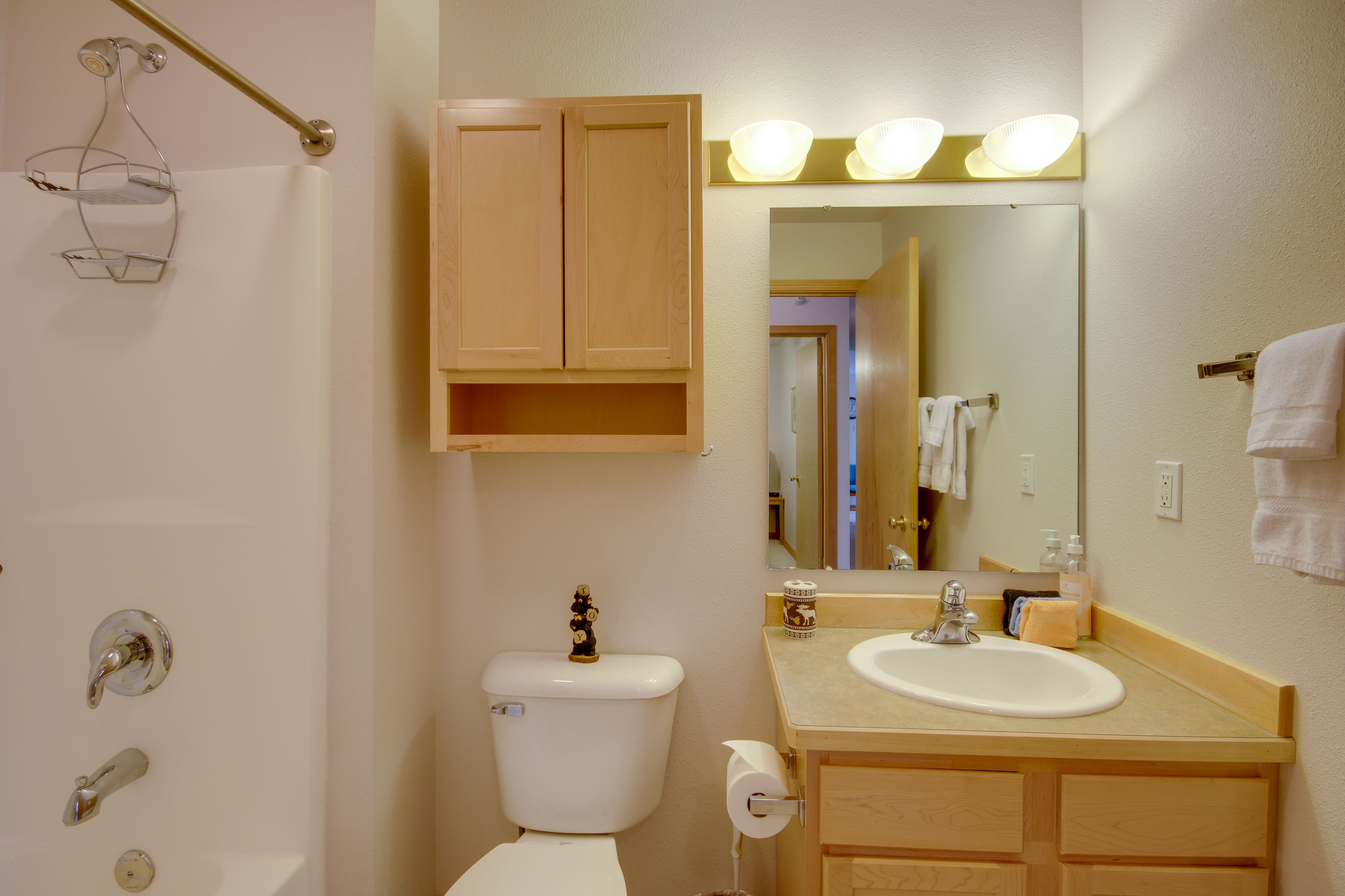 Full Bathroom
