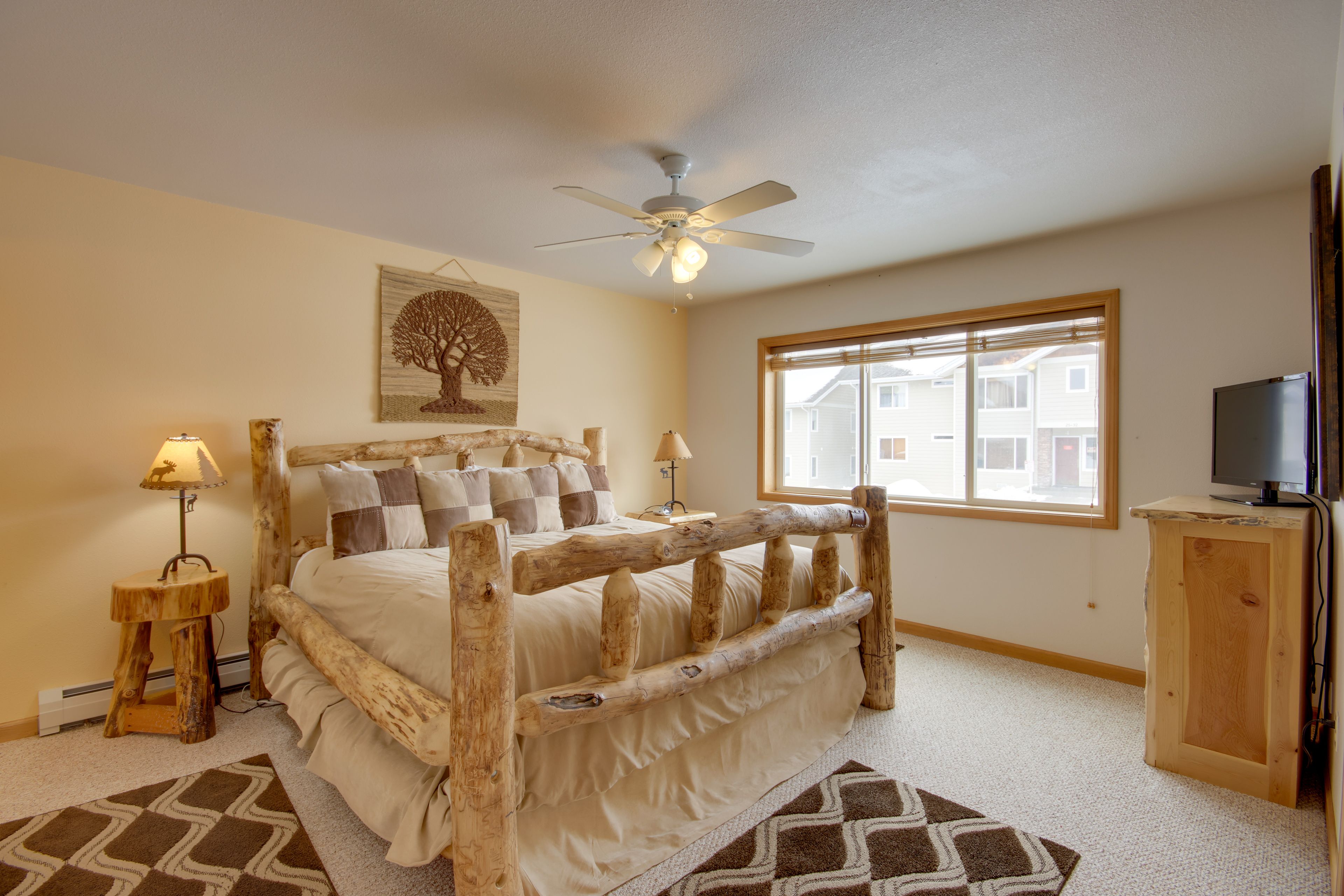 Bedroom 1 | King Bed | Linens Provided | En-Suite Bathroom