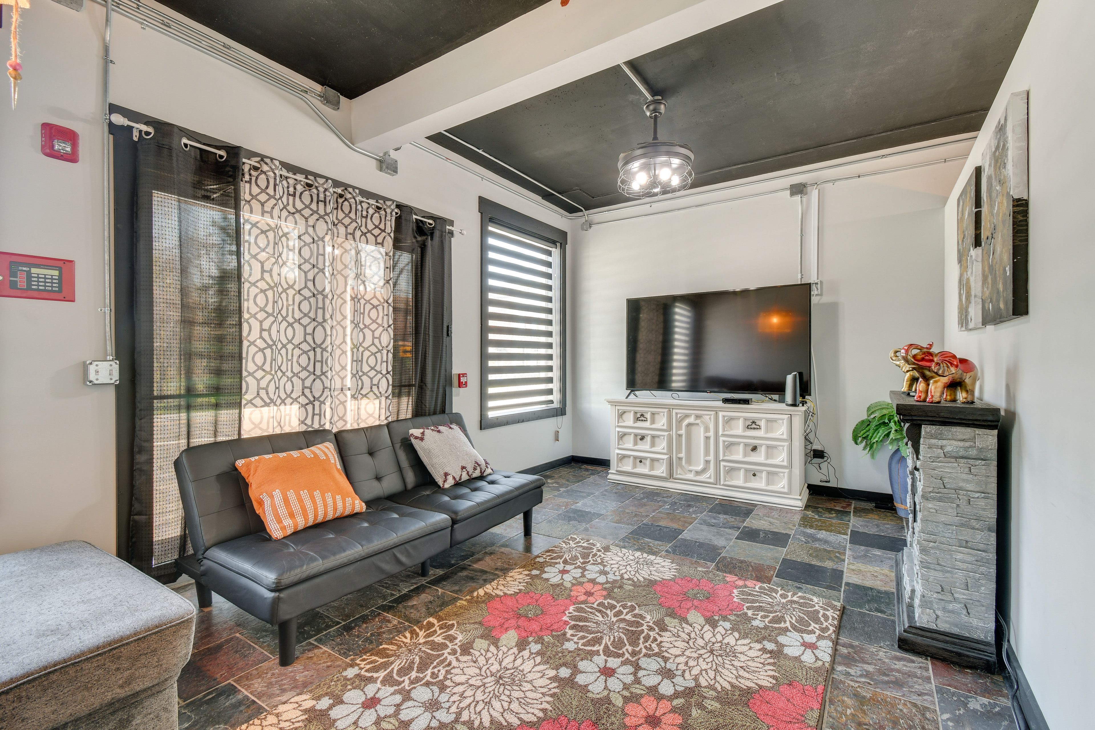 Living Room | Full Futon | Queen Sleeper Sofa