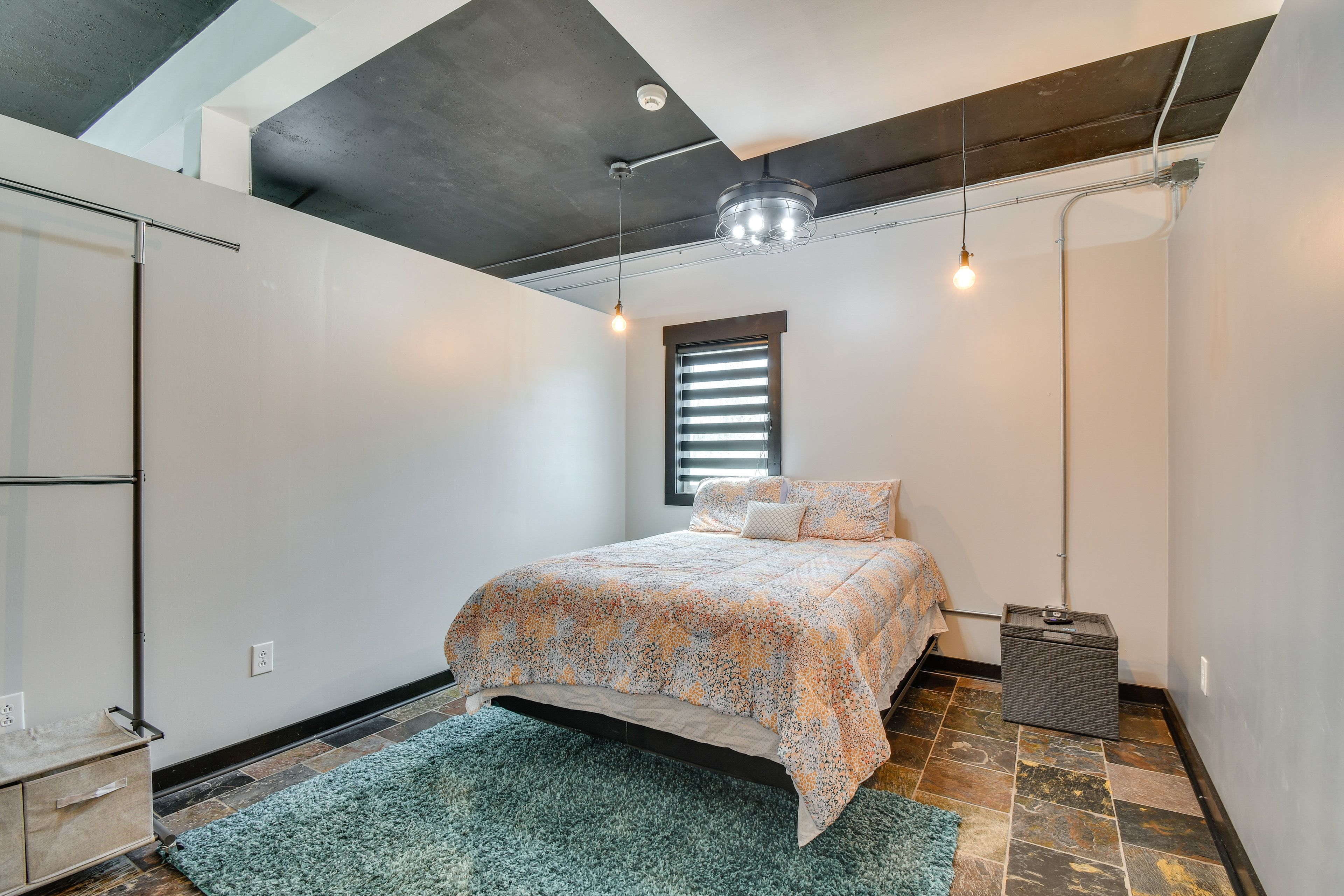 Bedroom 3 | Queen Bed