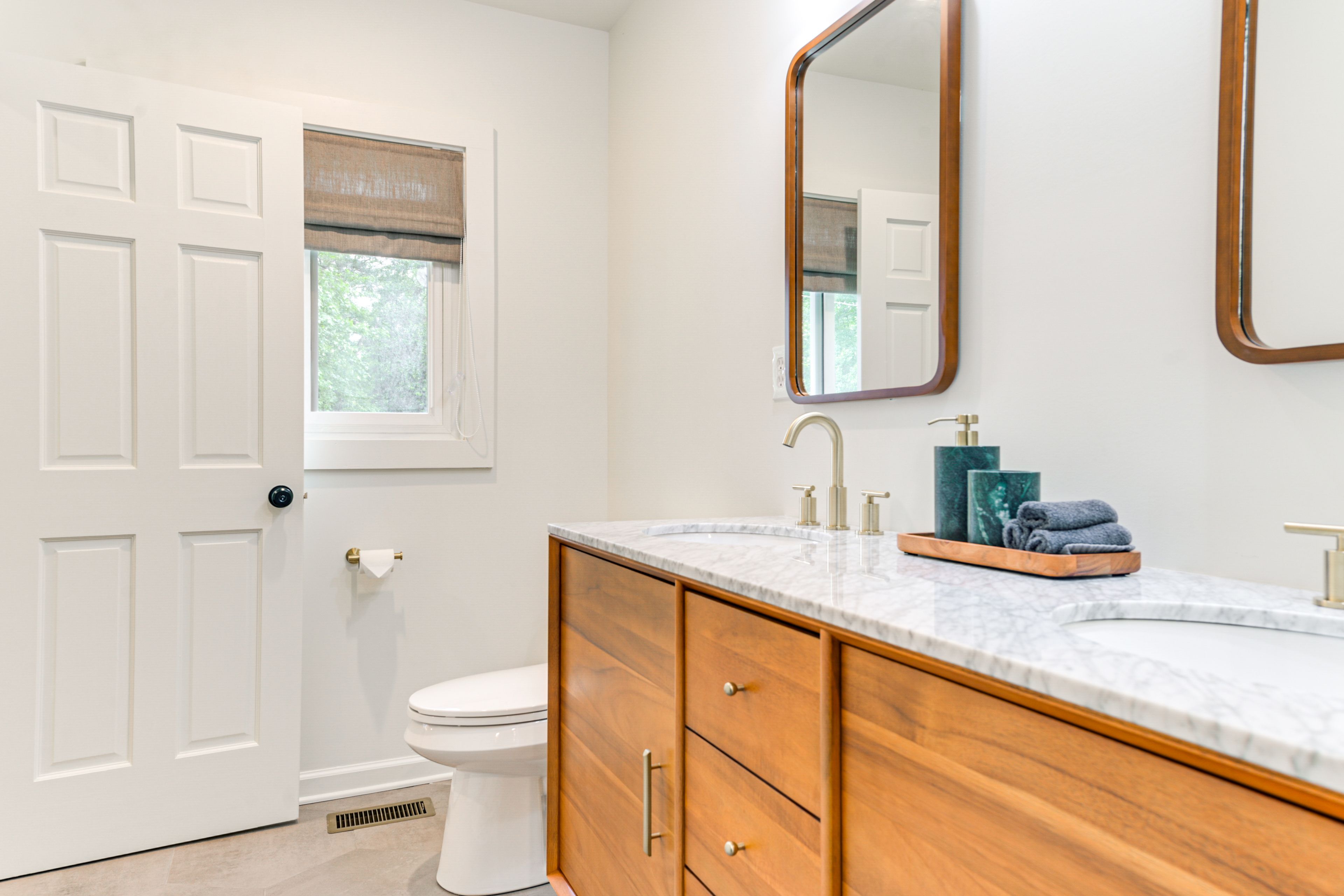 Full Bathroom | Complimentary Toiletries