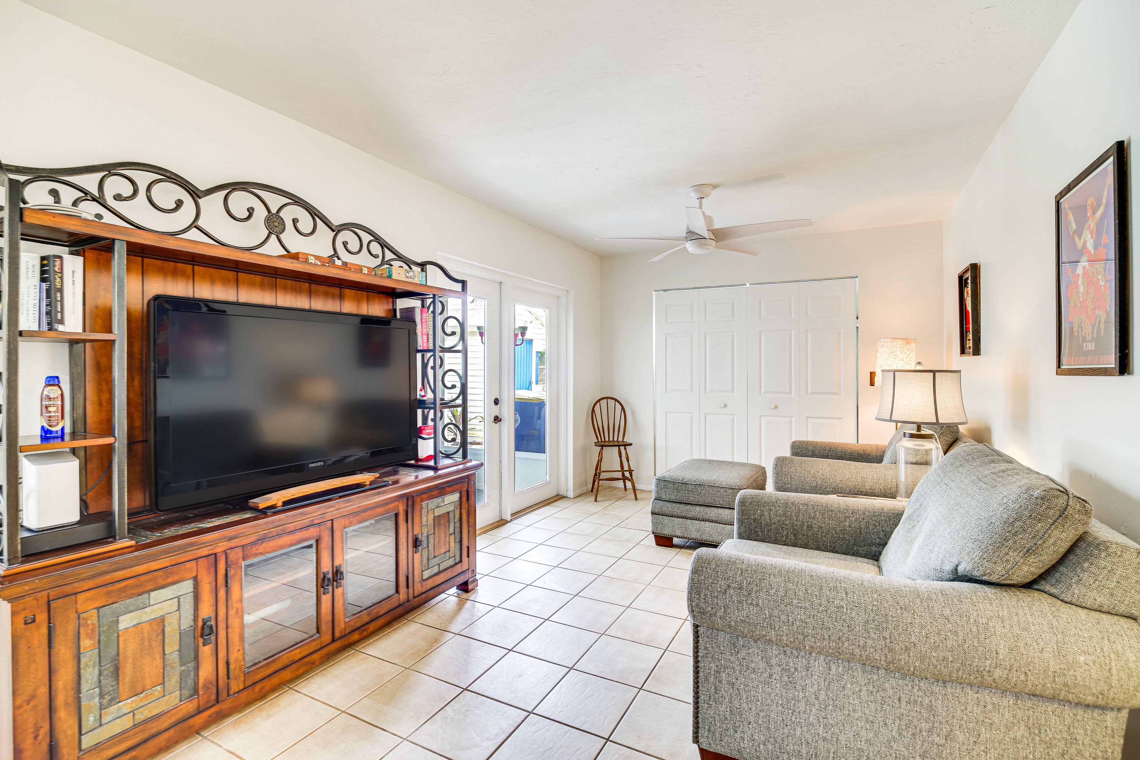 2nd Living Room