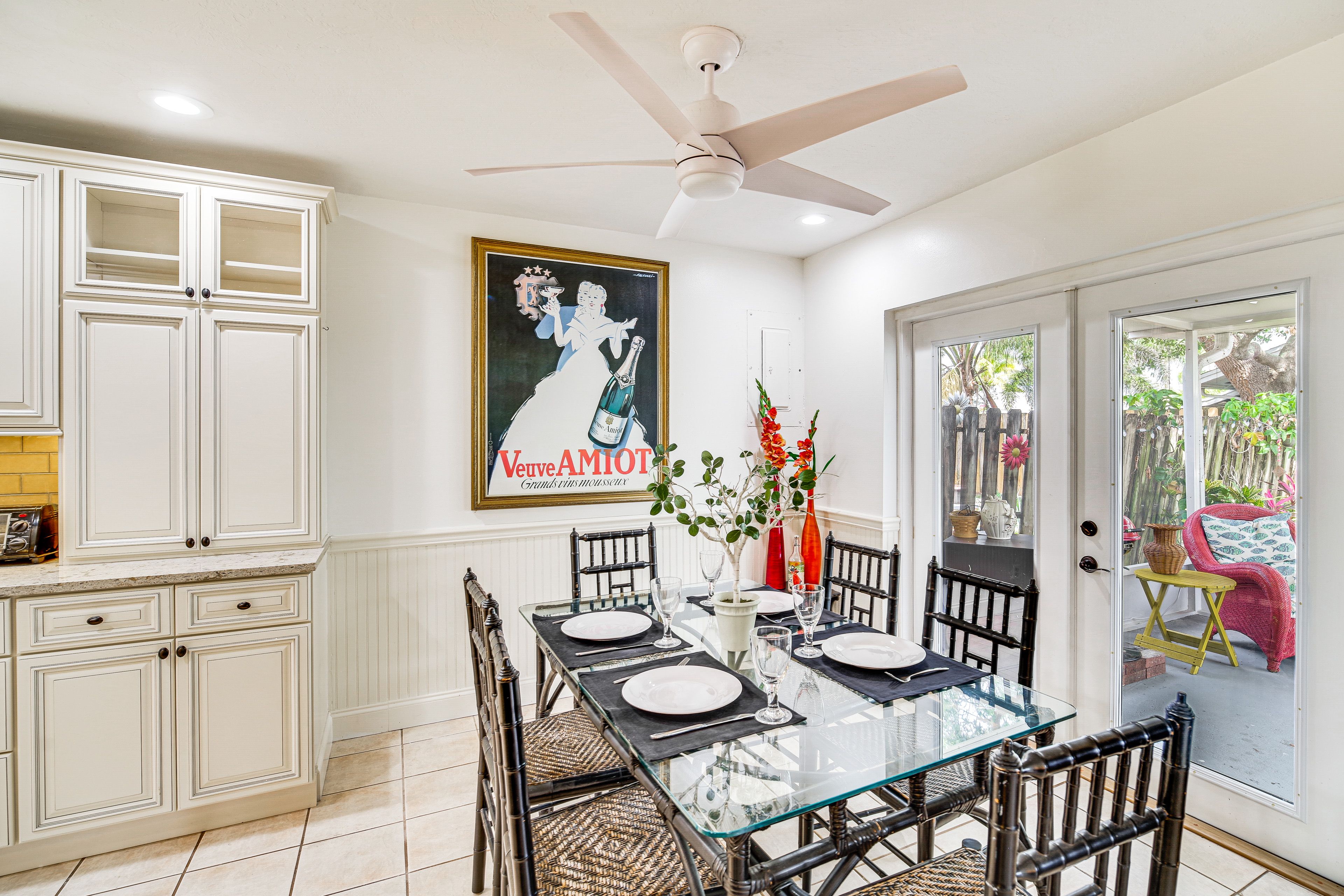 Dining Area | Dishware + Flatware Provided