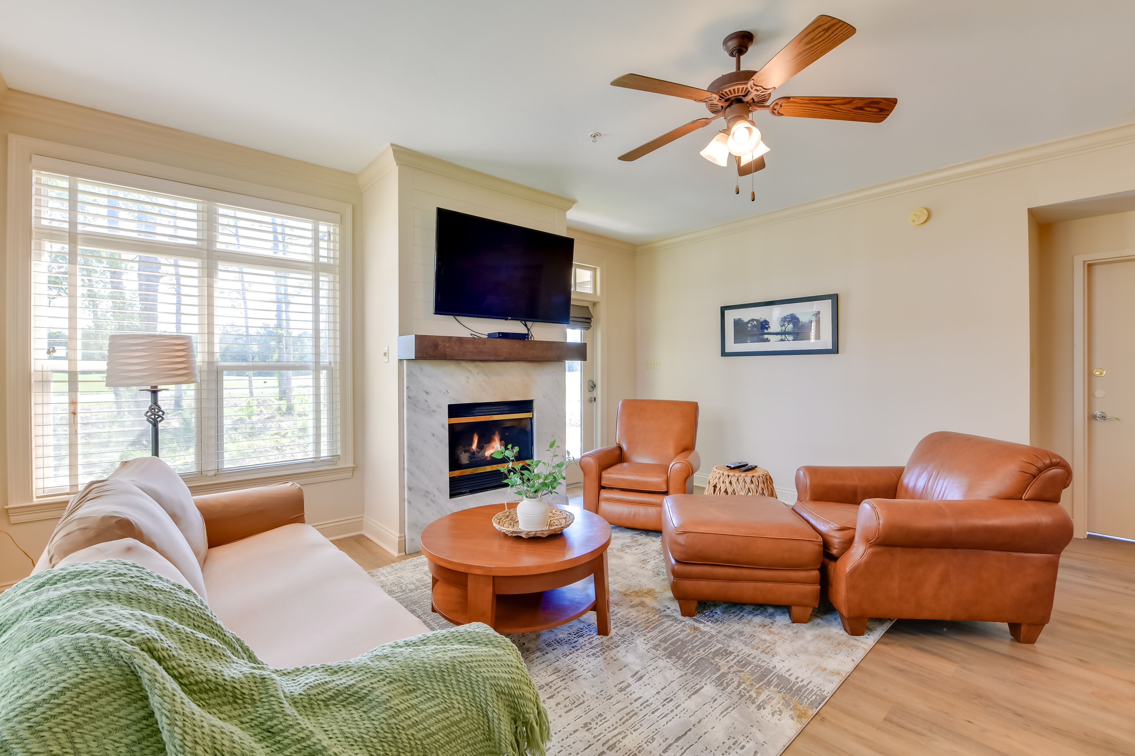 Living Room | Free WiFi | Smart TV | Gas Fireplace | 1st Floor
