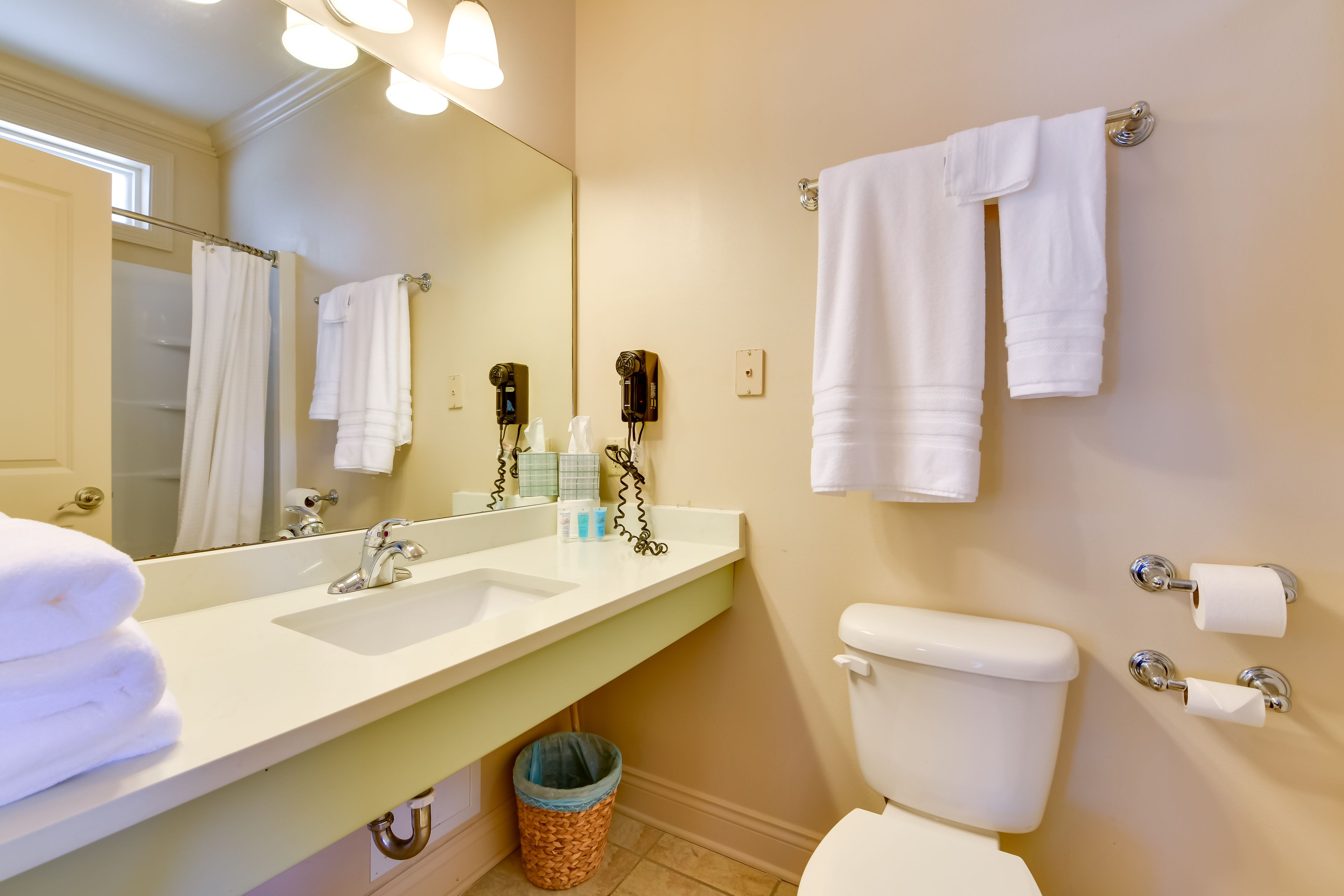 En-Suite Bathroom | 1st Floor