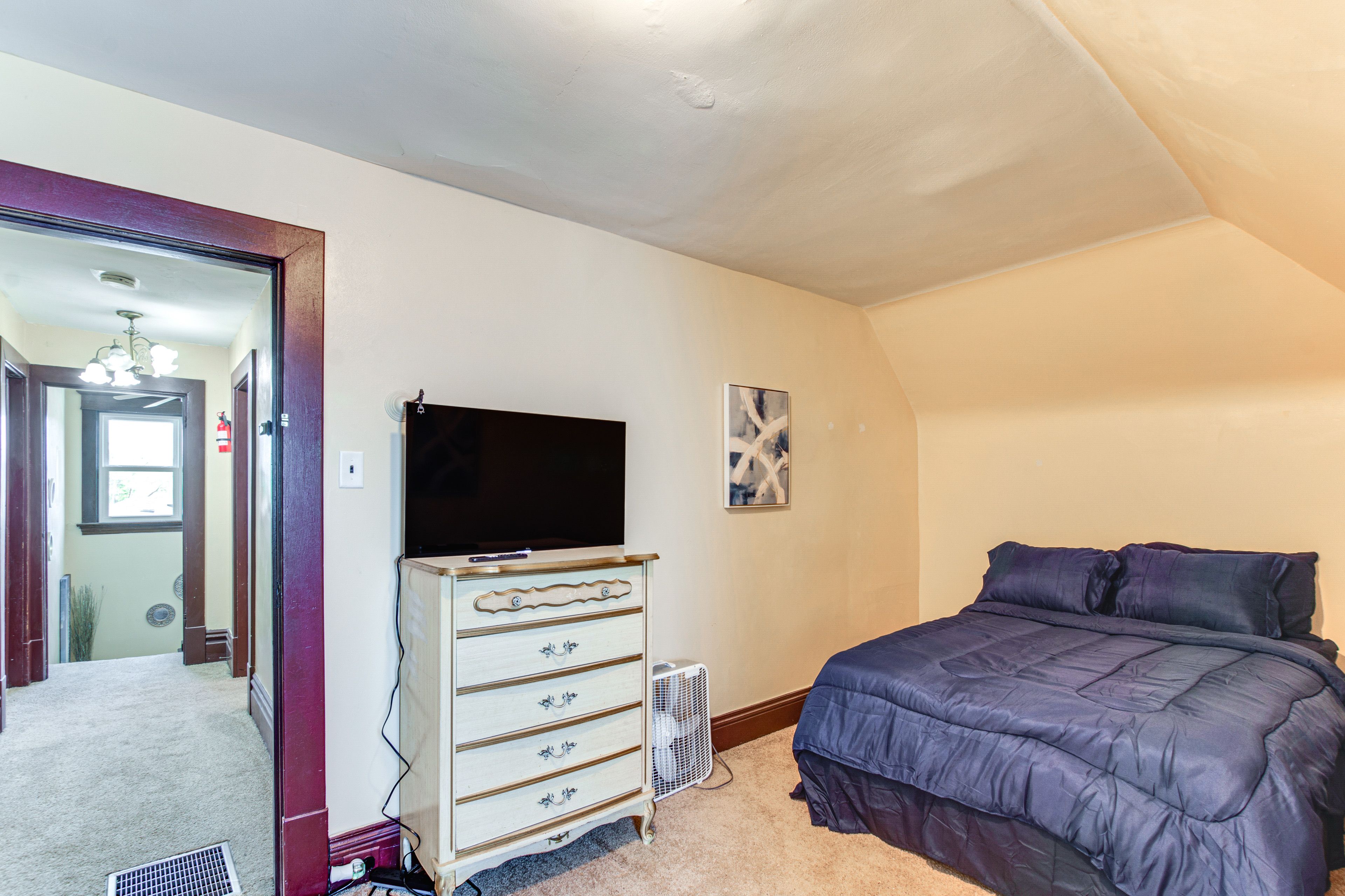 Bedroom 7 | 3rd Floor | Full Bed