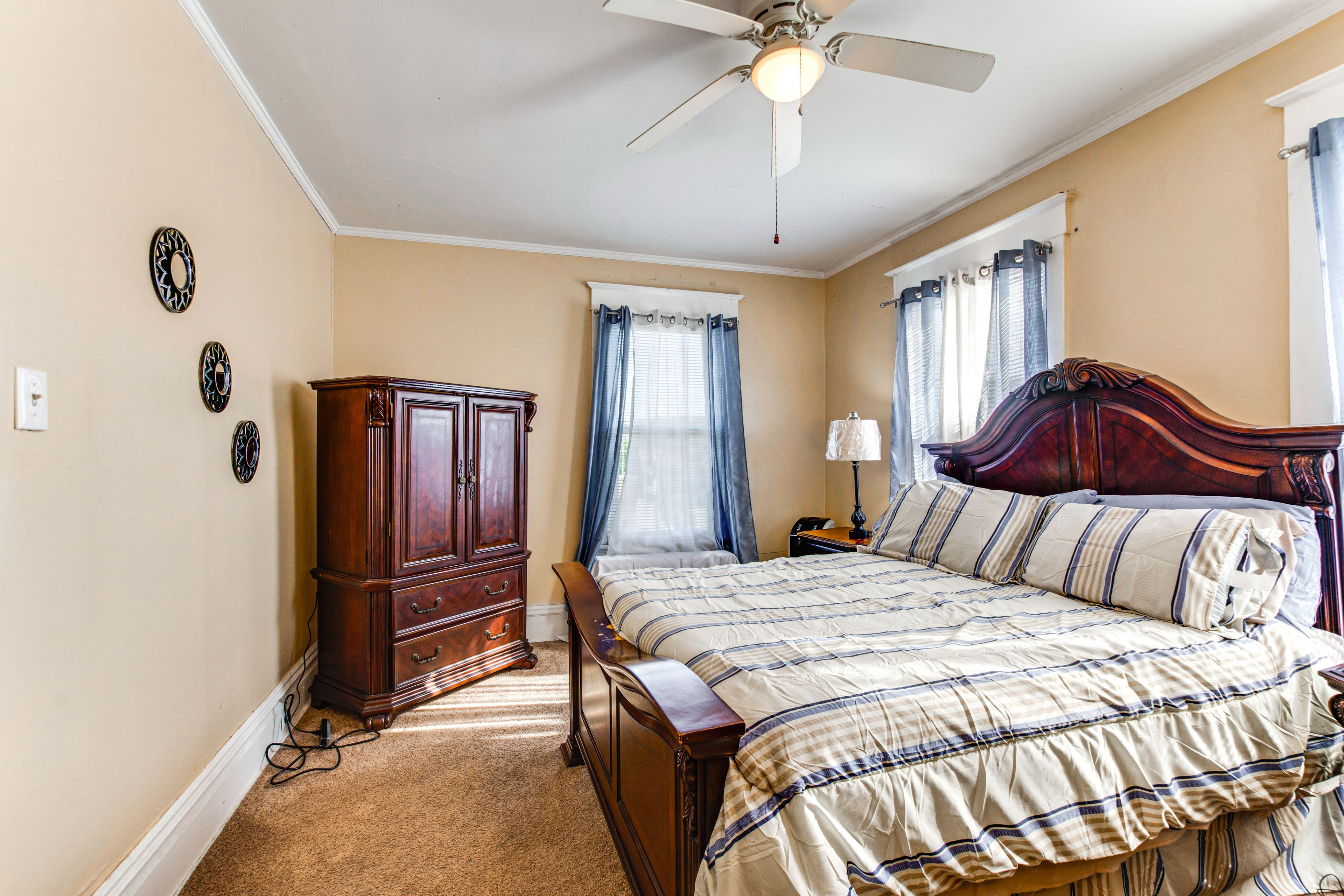 Bedroom 1 | 2nd Floor | Queen Bed