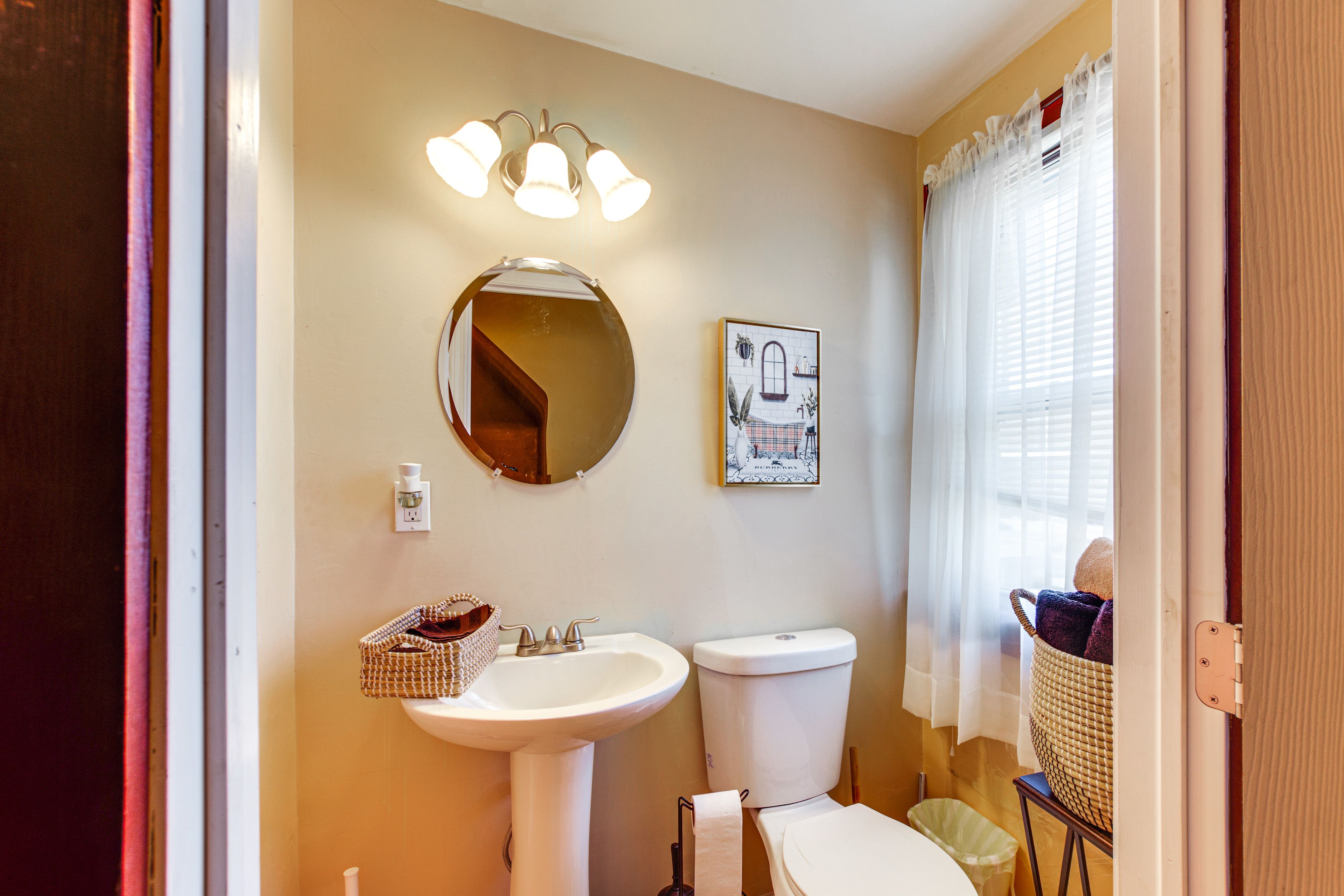 Full Bathroom | 3rd Floor