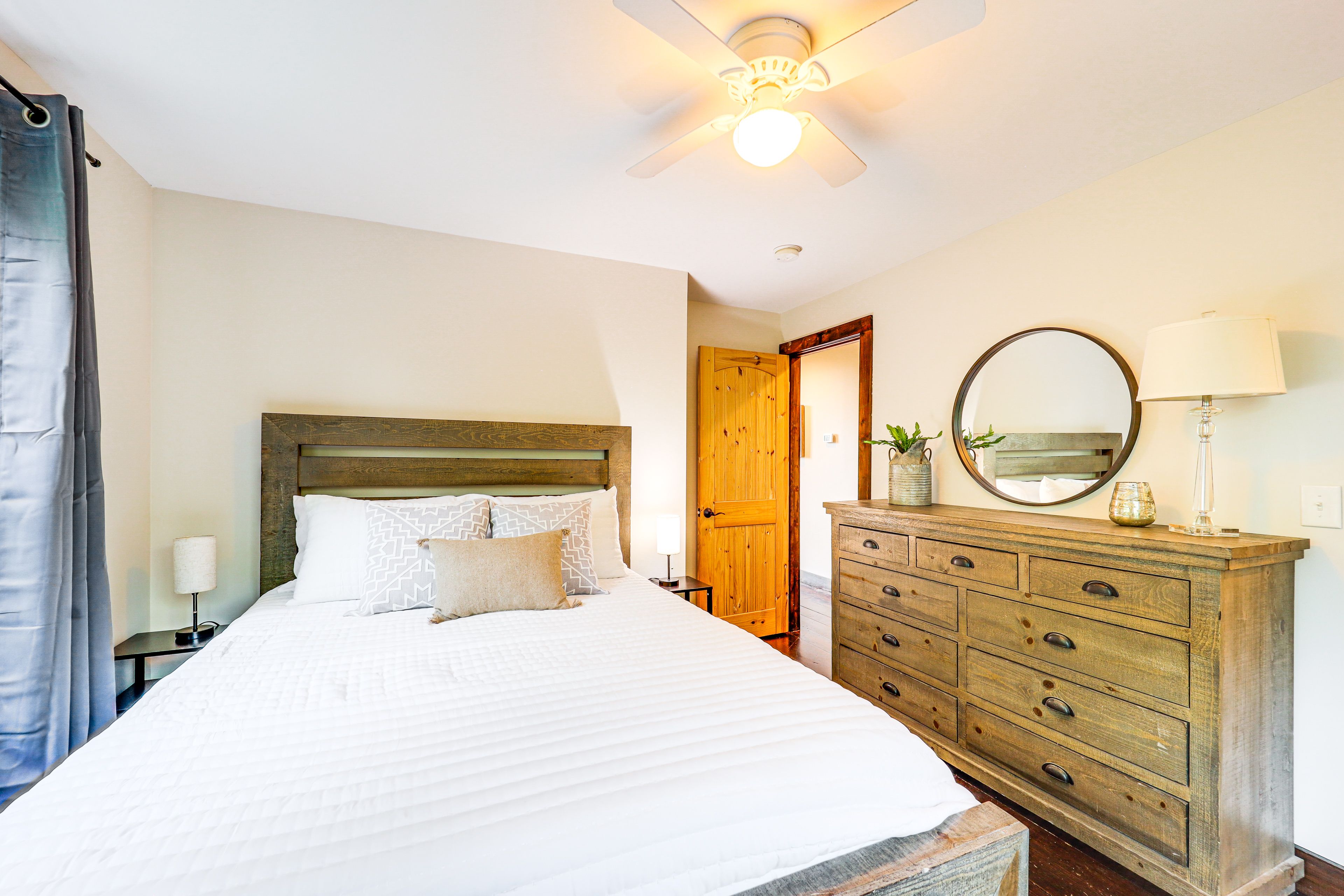 Bedroom 3 | Queen Bed | Main Level