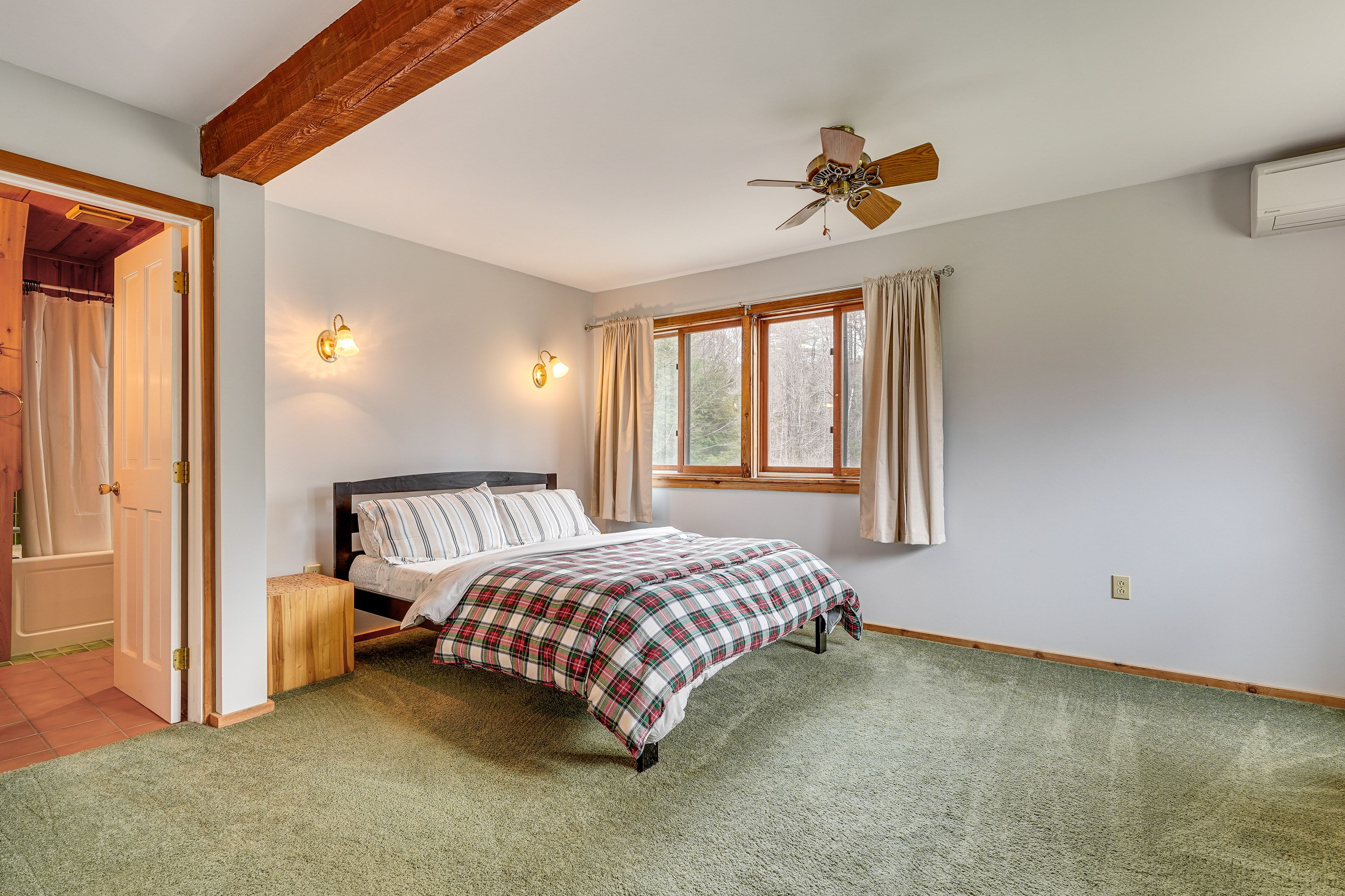 Bedroom 1 | Queen Bed | 1st Floor | Linens Provided
