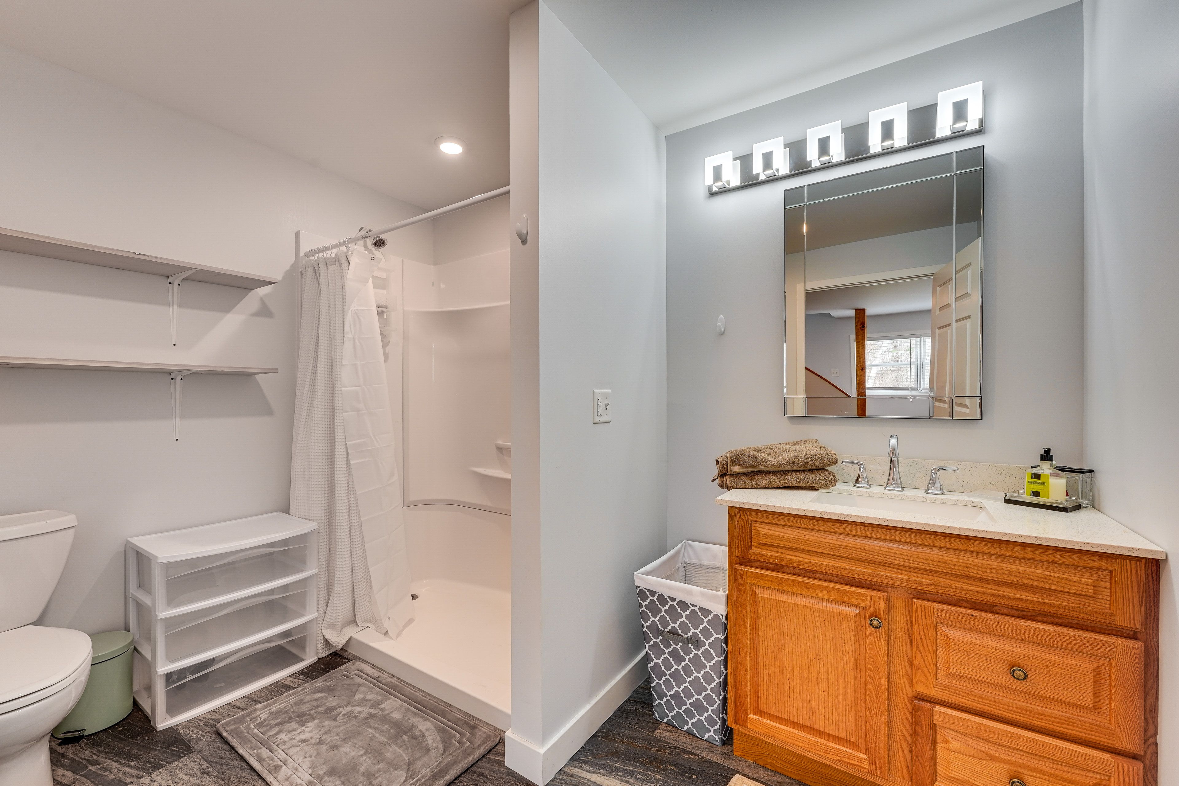 Full Bathroom | Basement Floor
