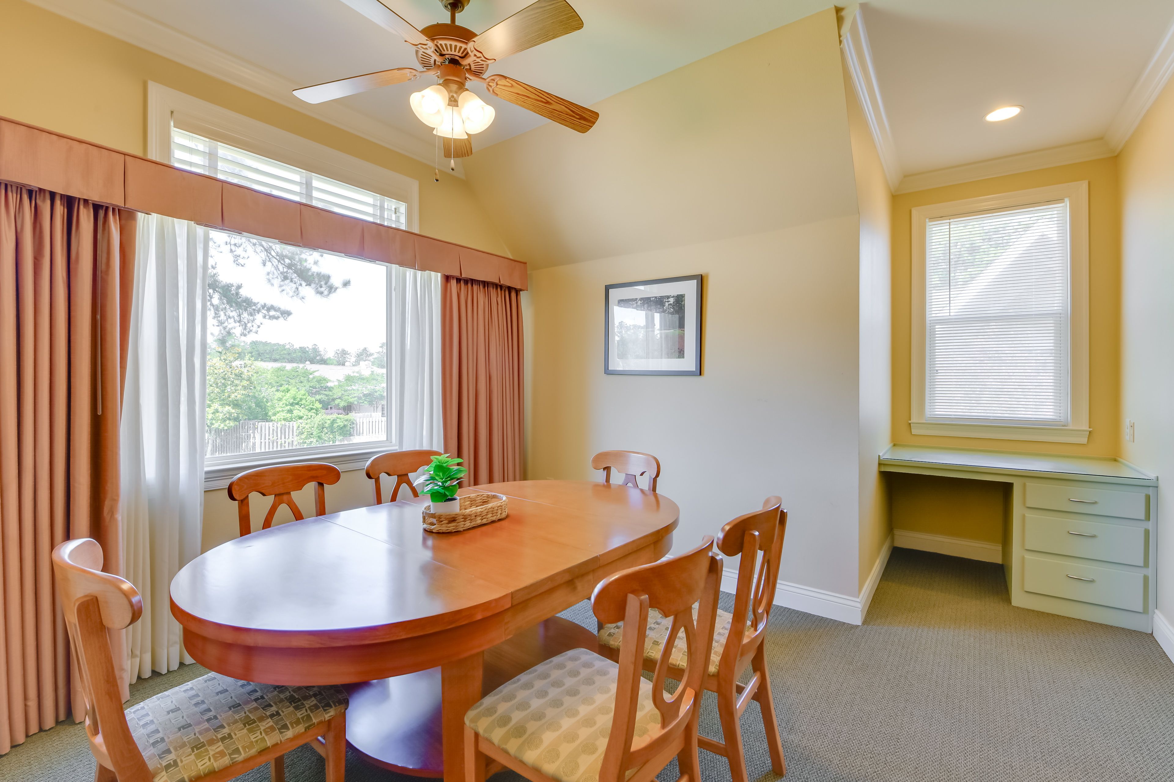 Dining Area | Dishware & Flatware Provided | Central A/C & Heat