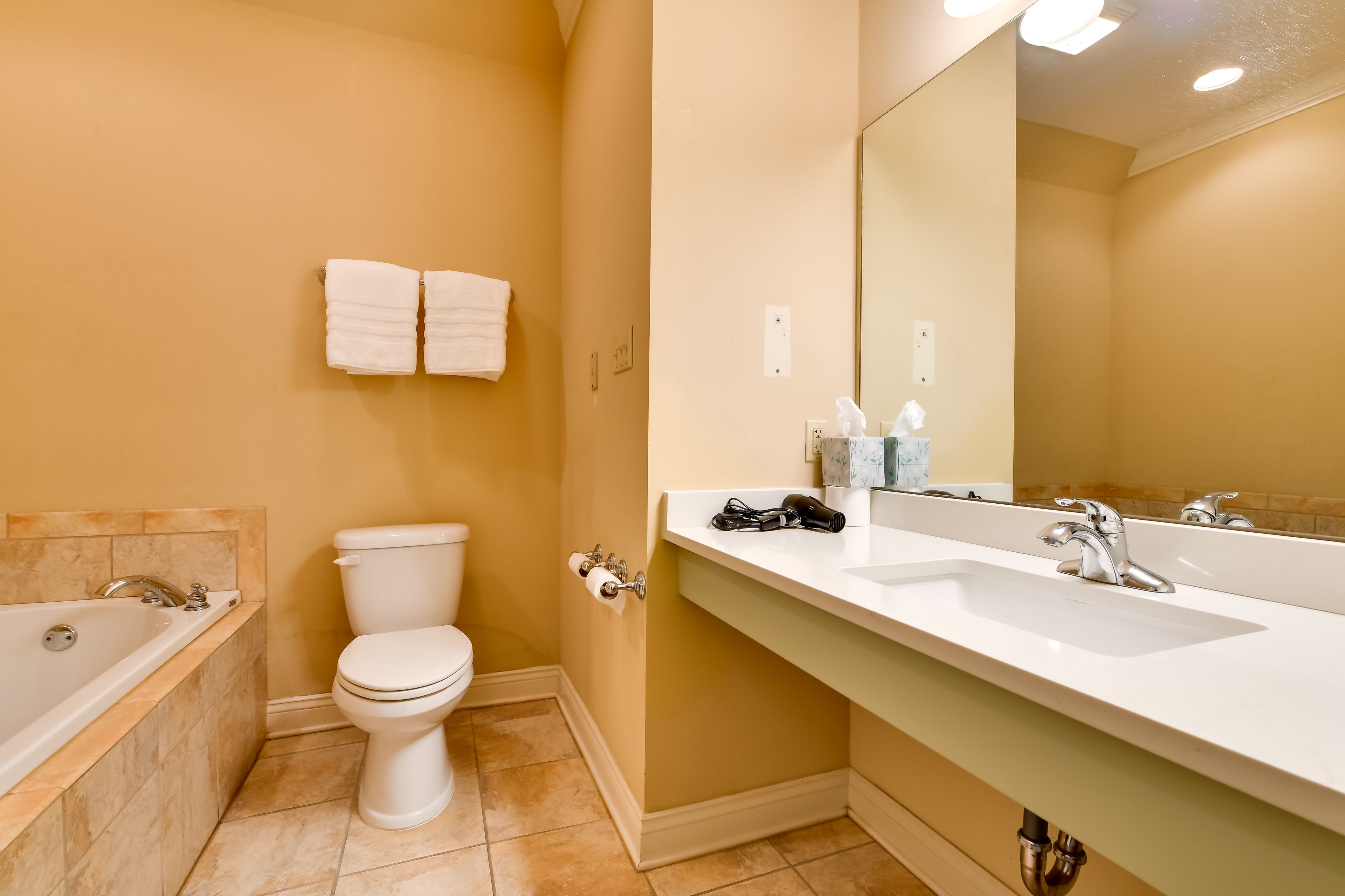Full Bathroom | Towels Provided | Complimentary Toiletries | Soaker Tub