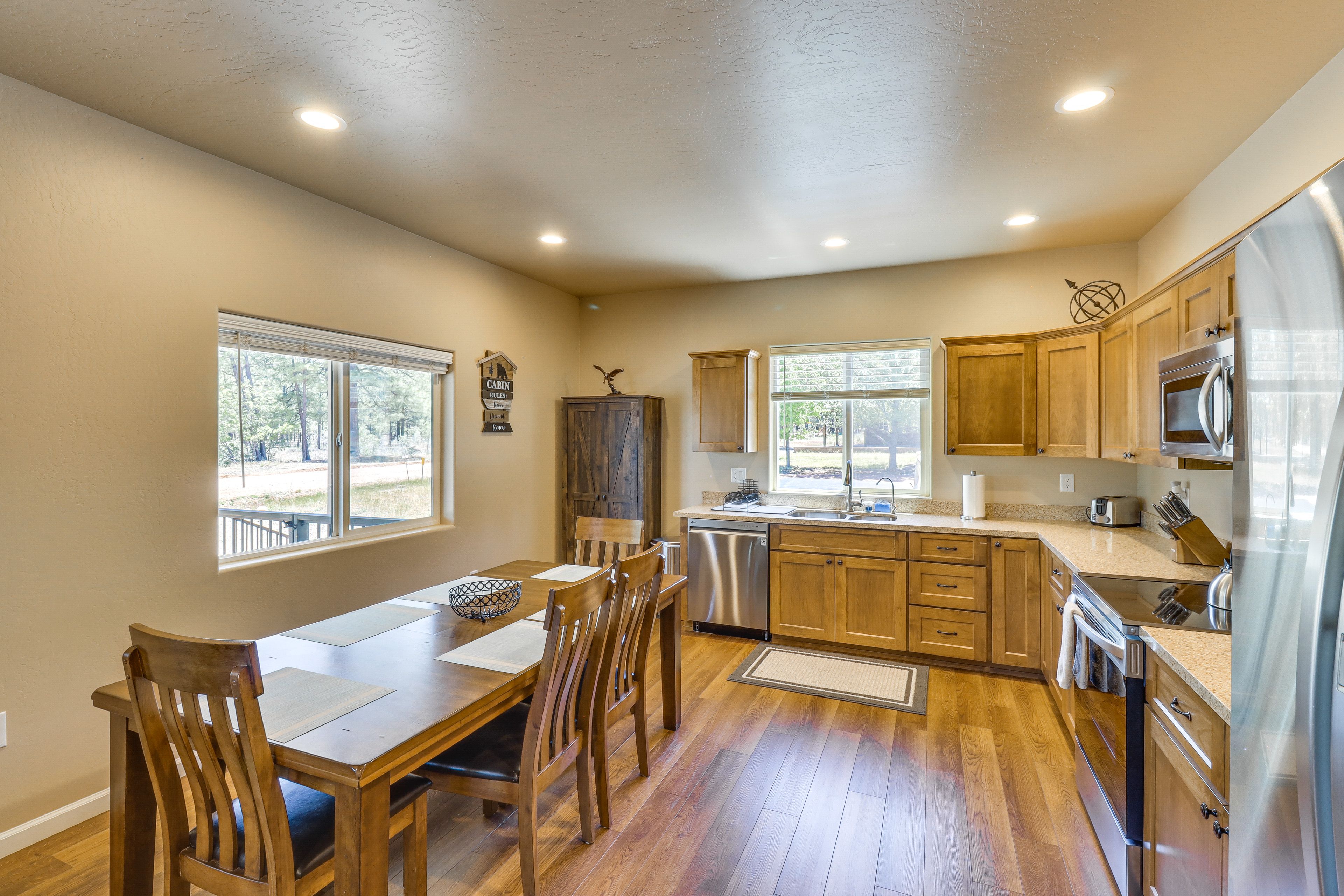 Eat-In Kitchen