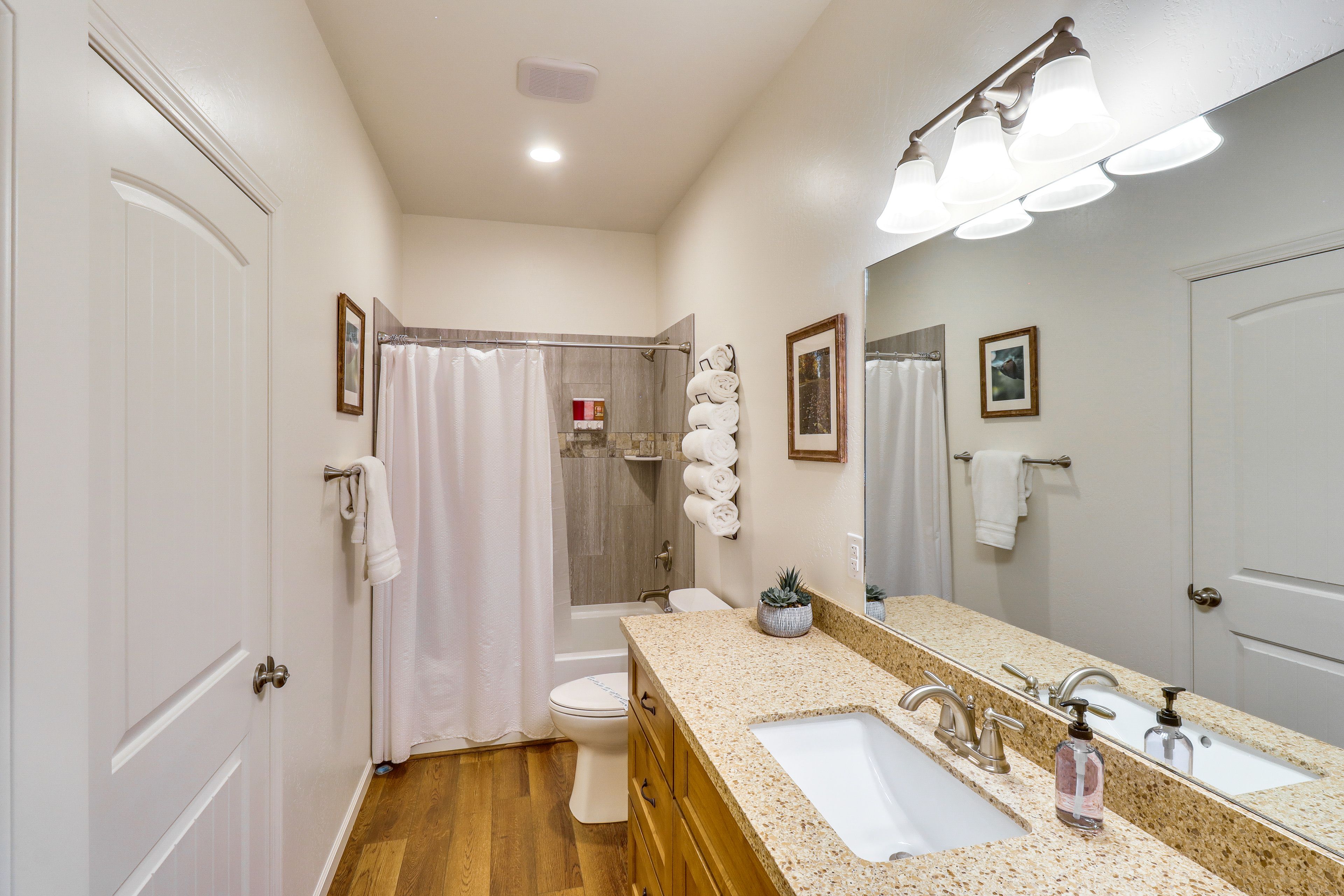 Full Bathroom