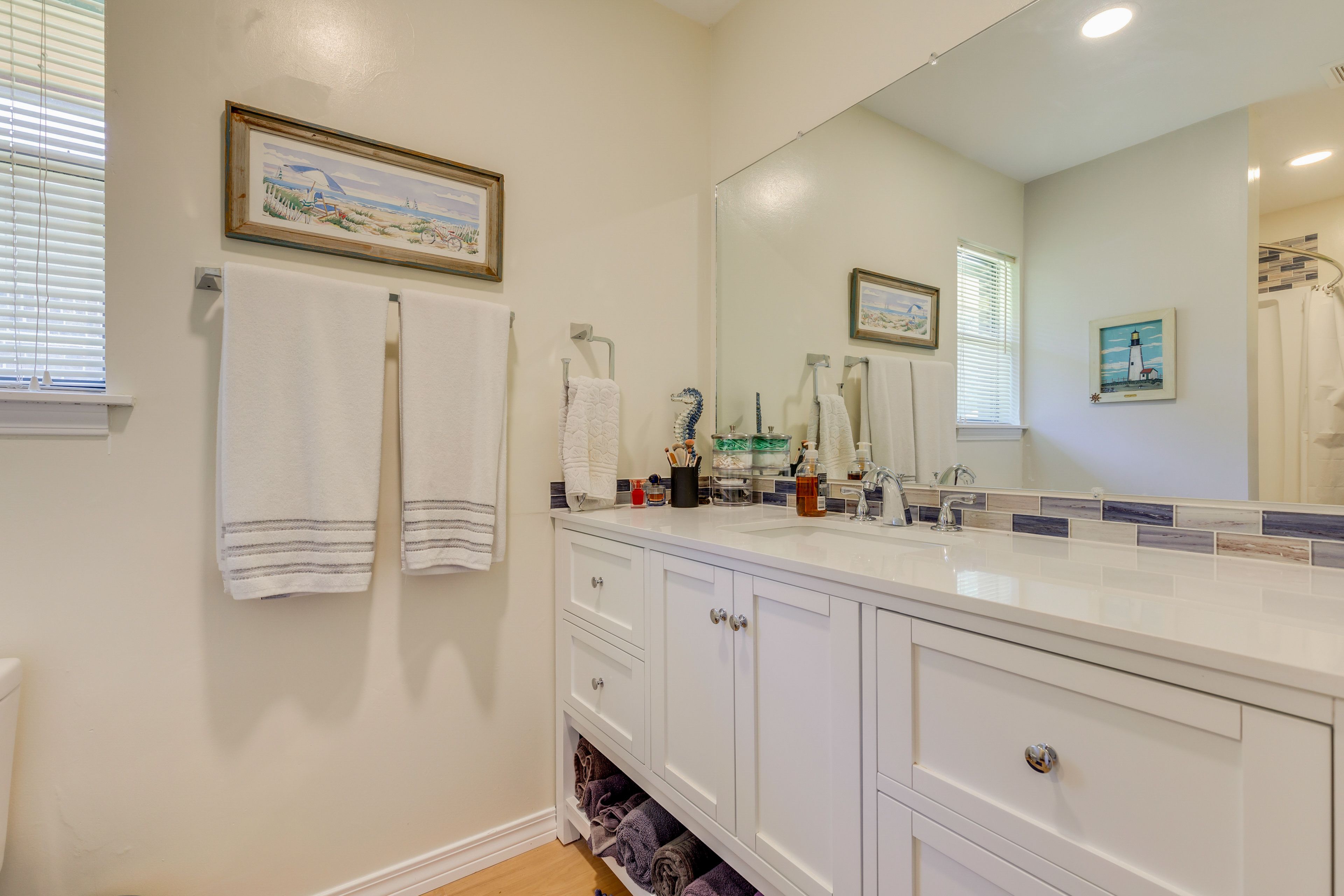 Full Bathroom | Complimentary Toiletries | Shower/Tub Combo