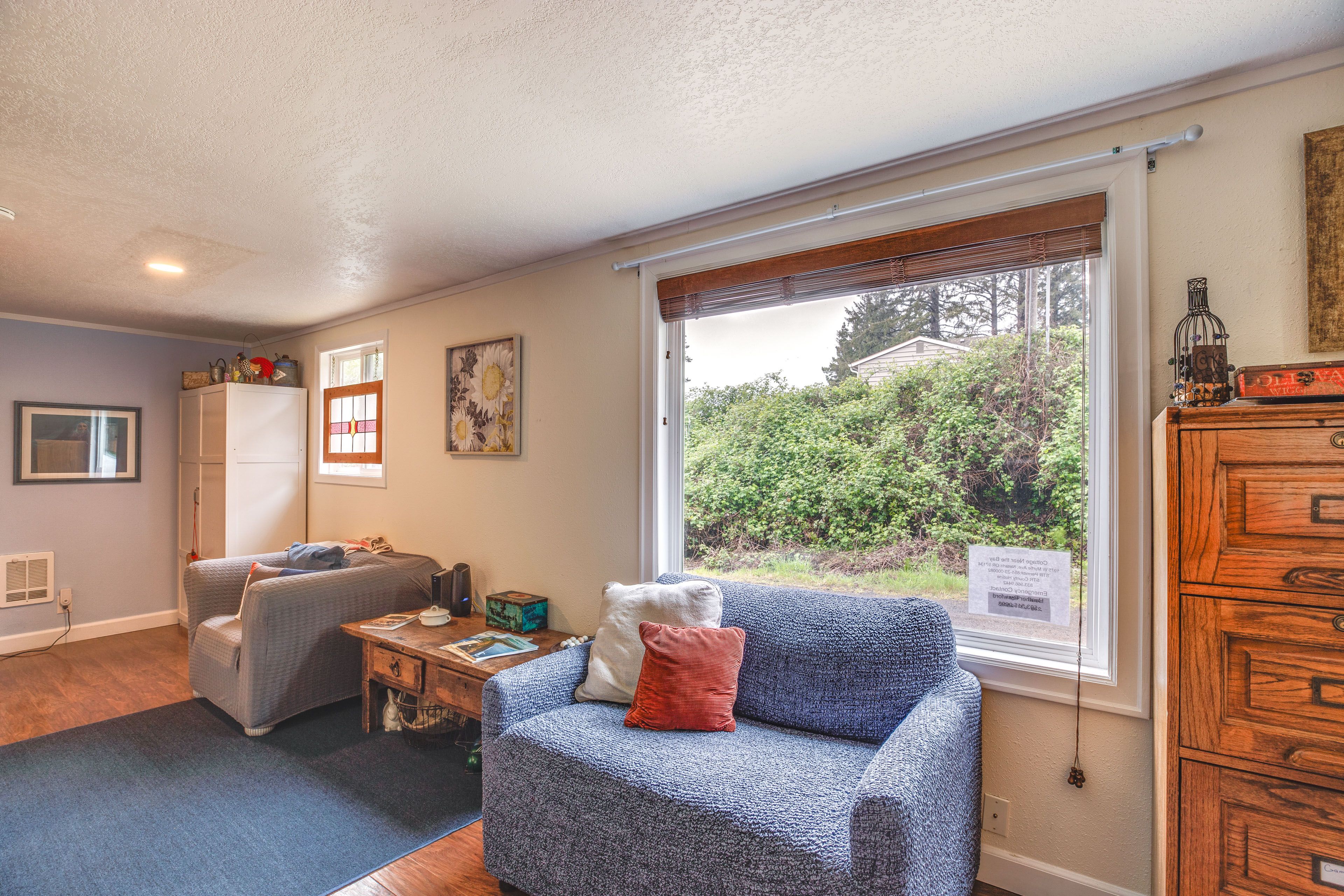 Living Area | Twin Sleeper Sofa | Free WiFi