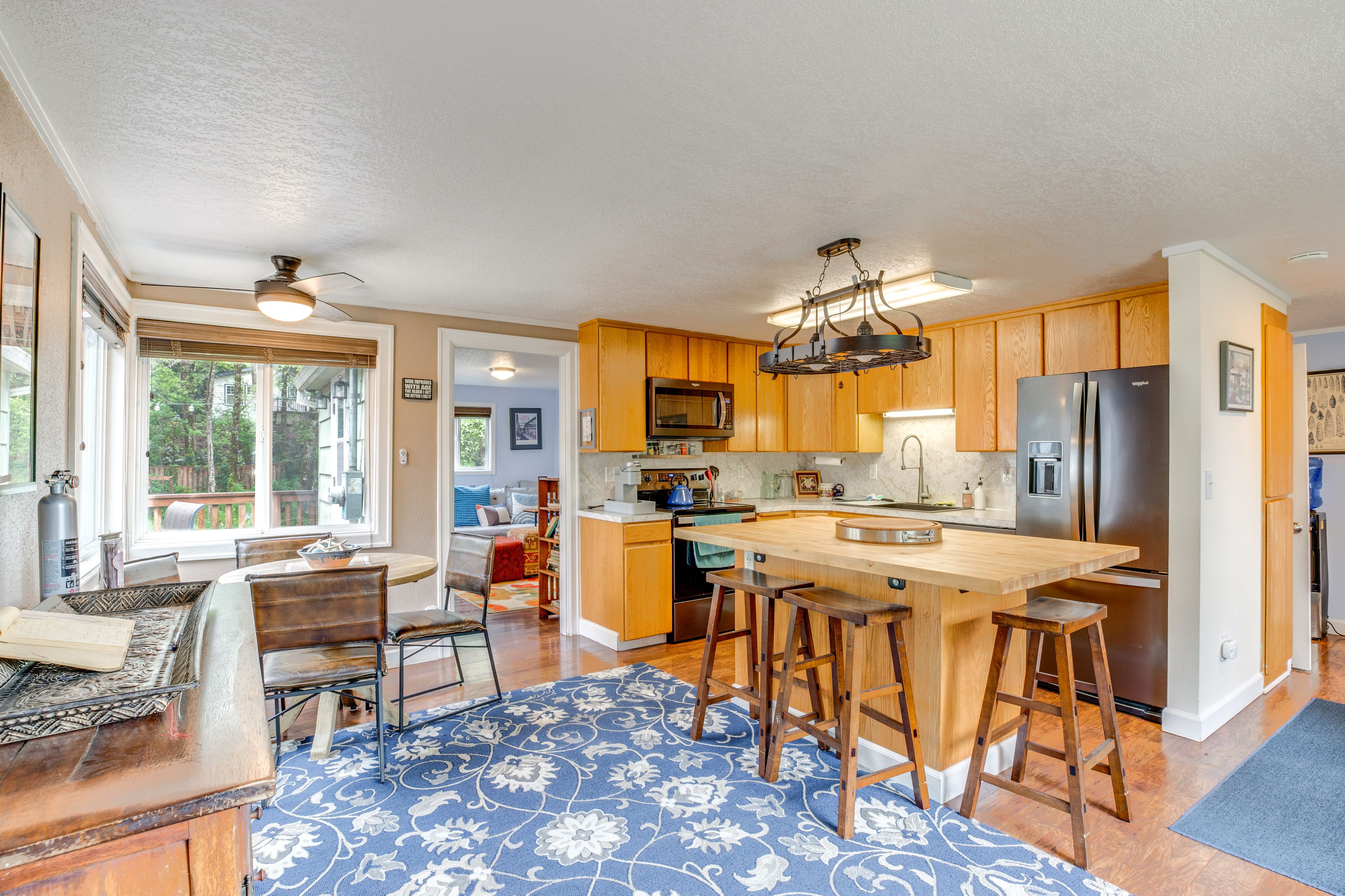 Kitchen | Dining Area | Dishware + Flatware