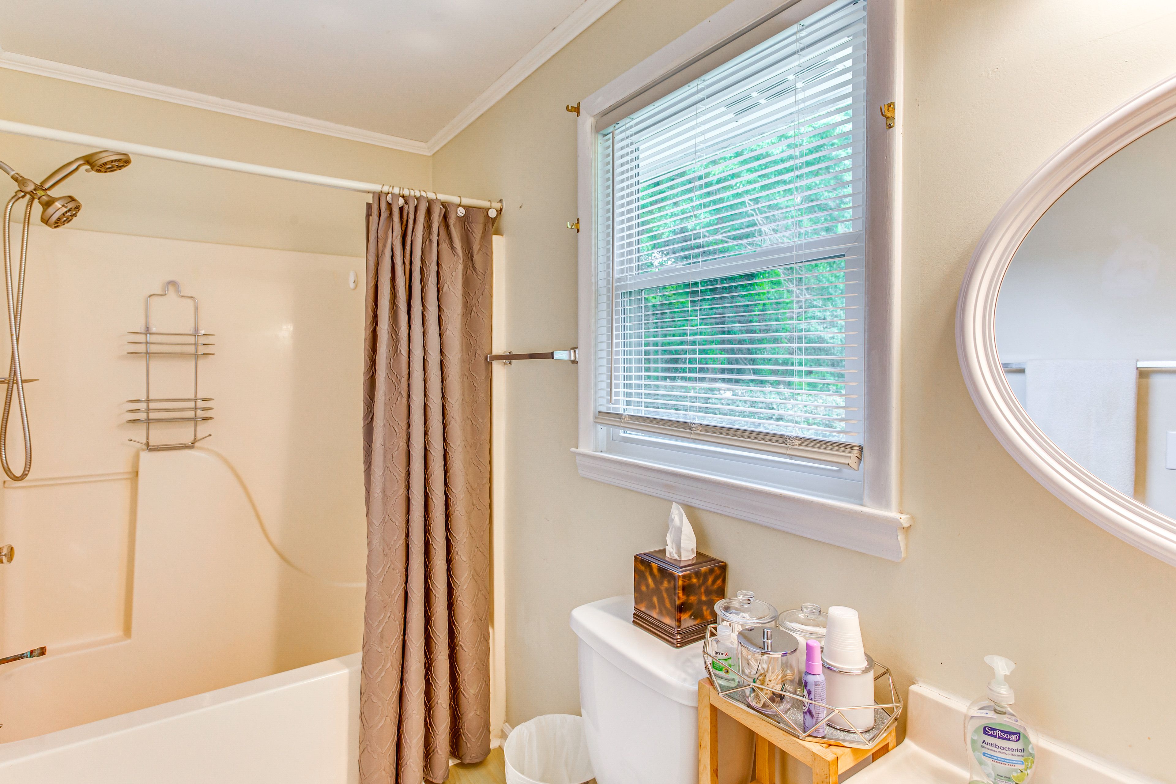 Full Bathroom