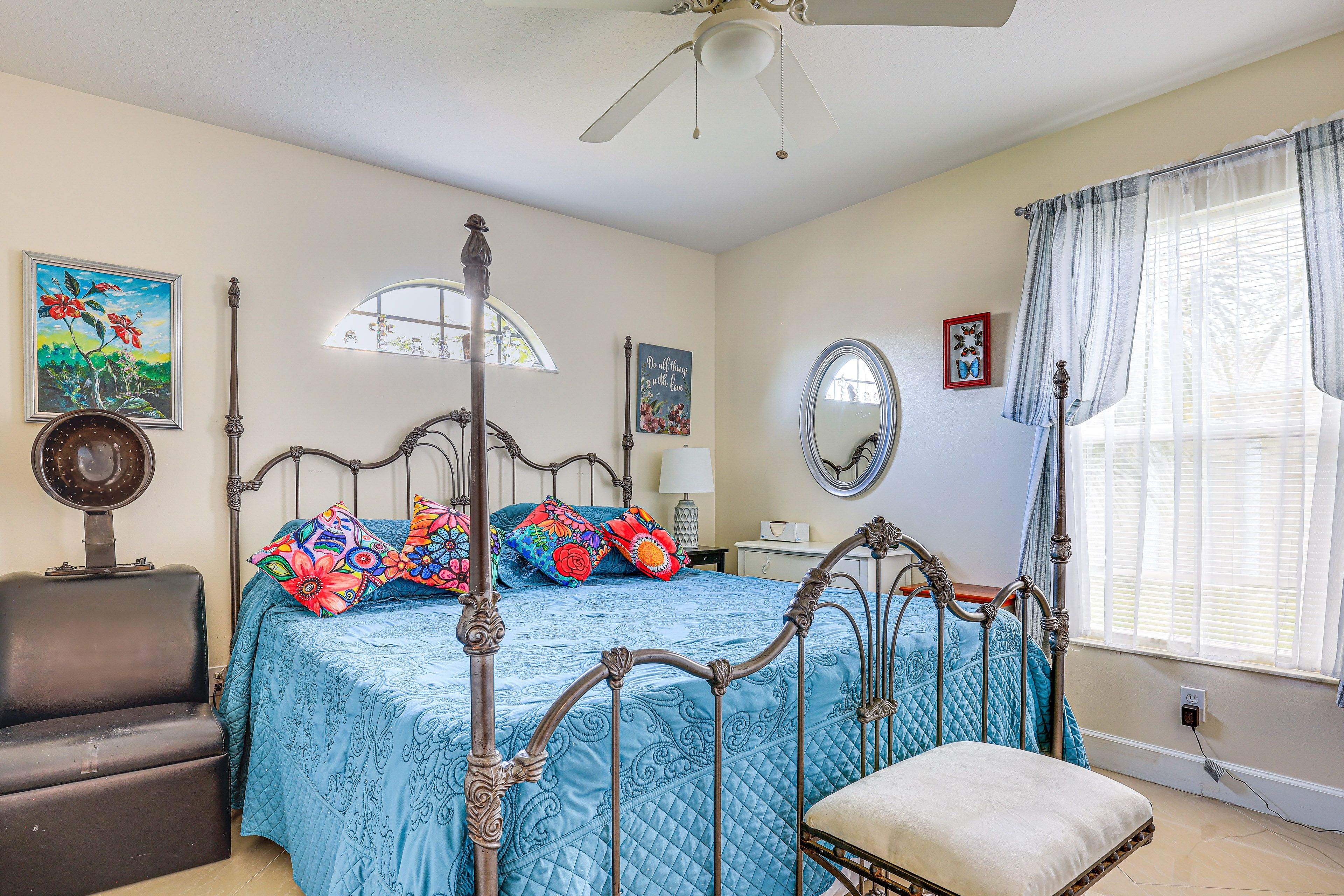 Bedroom 2 | King Bed