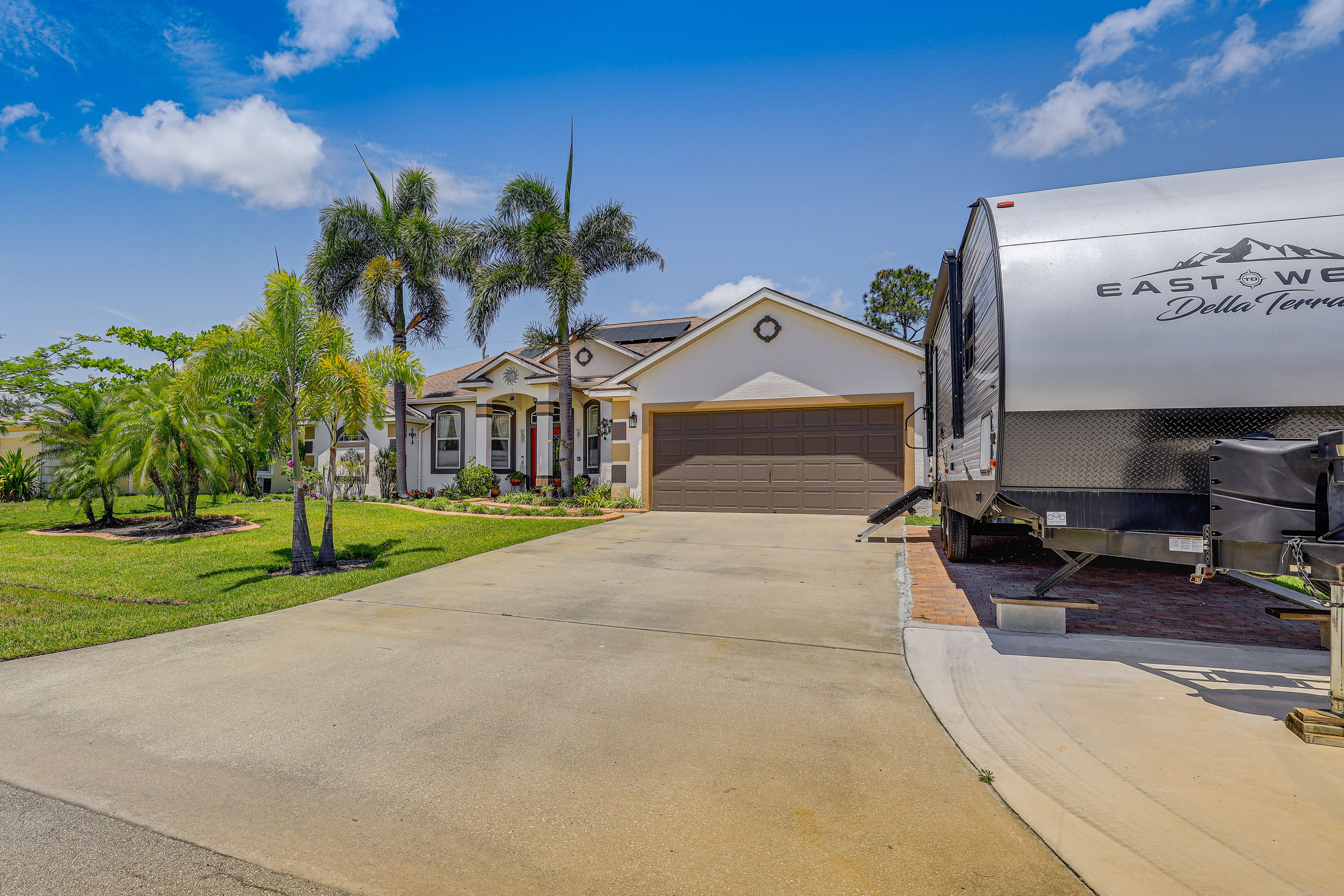 Parking | Driveway (2 Vehicles)