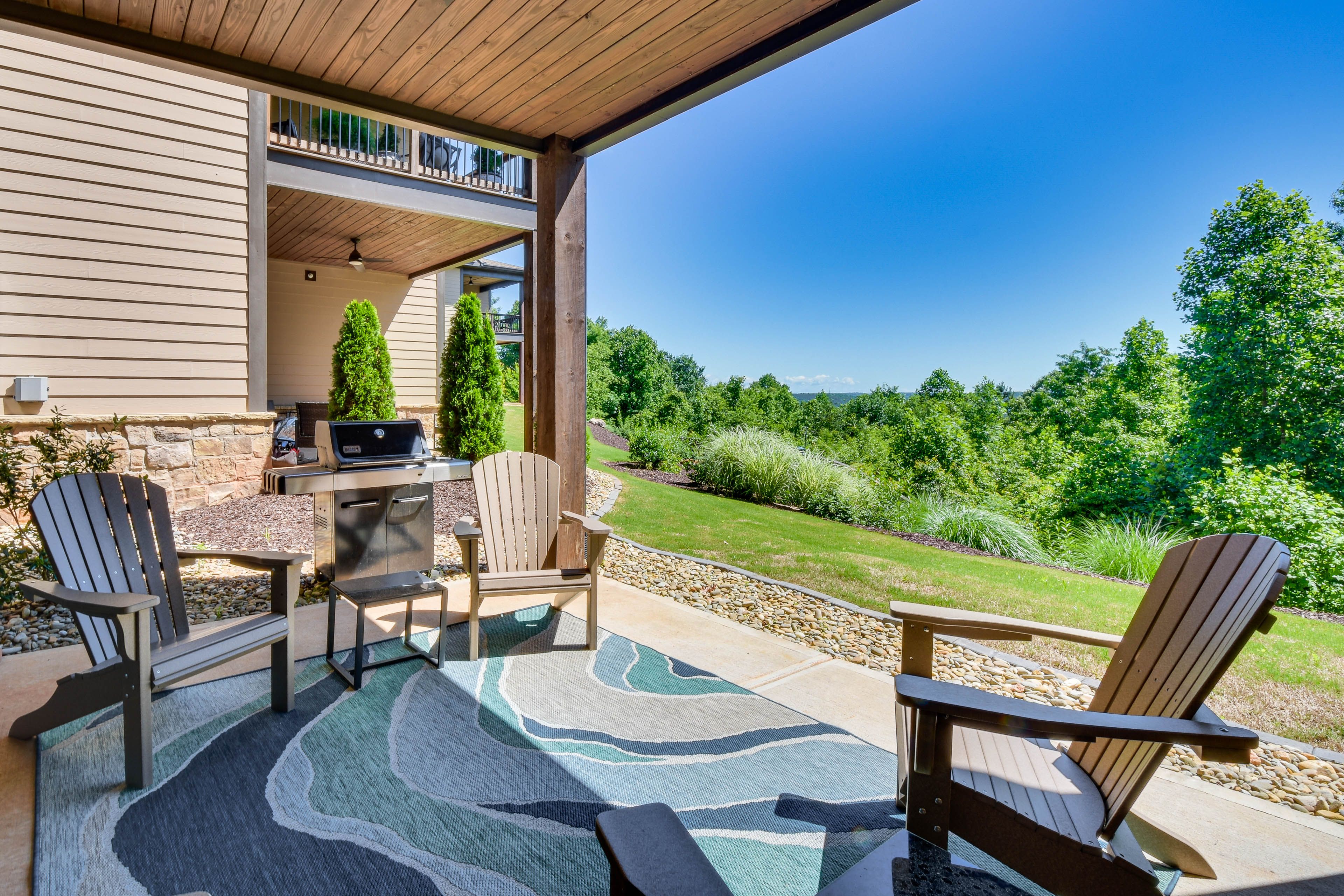 Covered Patio | Gas Grill | Outdoor Seating | Ceiling Fan