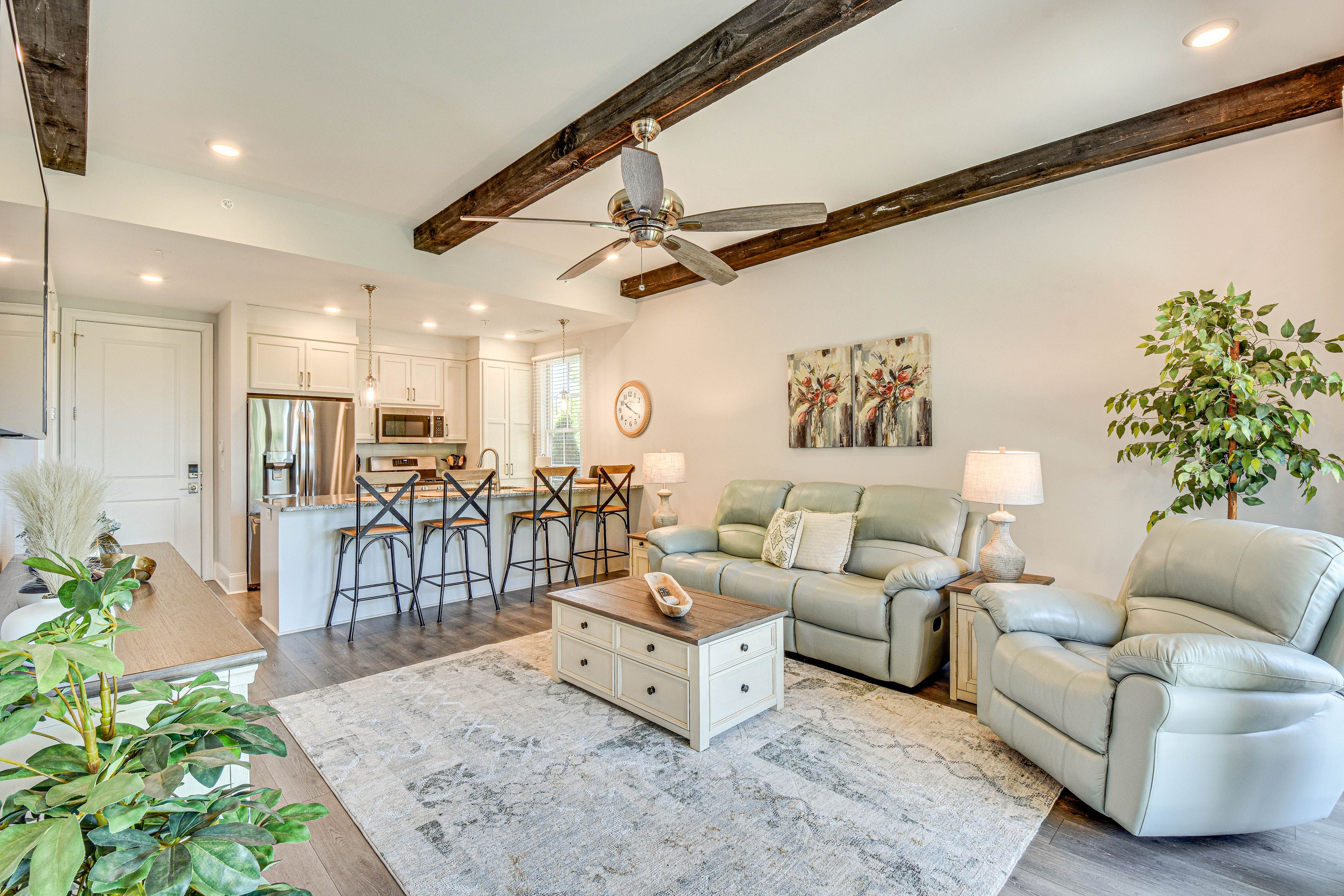 Toccoa Vacation Rental | 2BR | 2BA | 1,288 Sq Ft | 1 Step to Enter