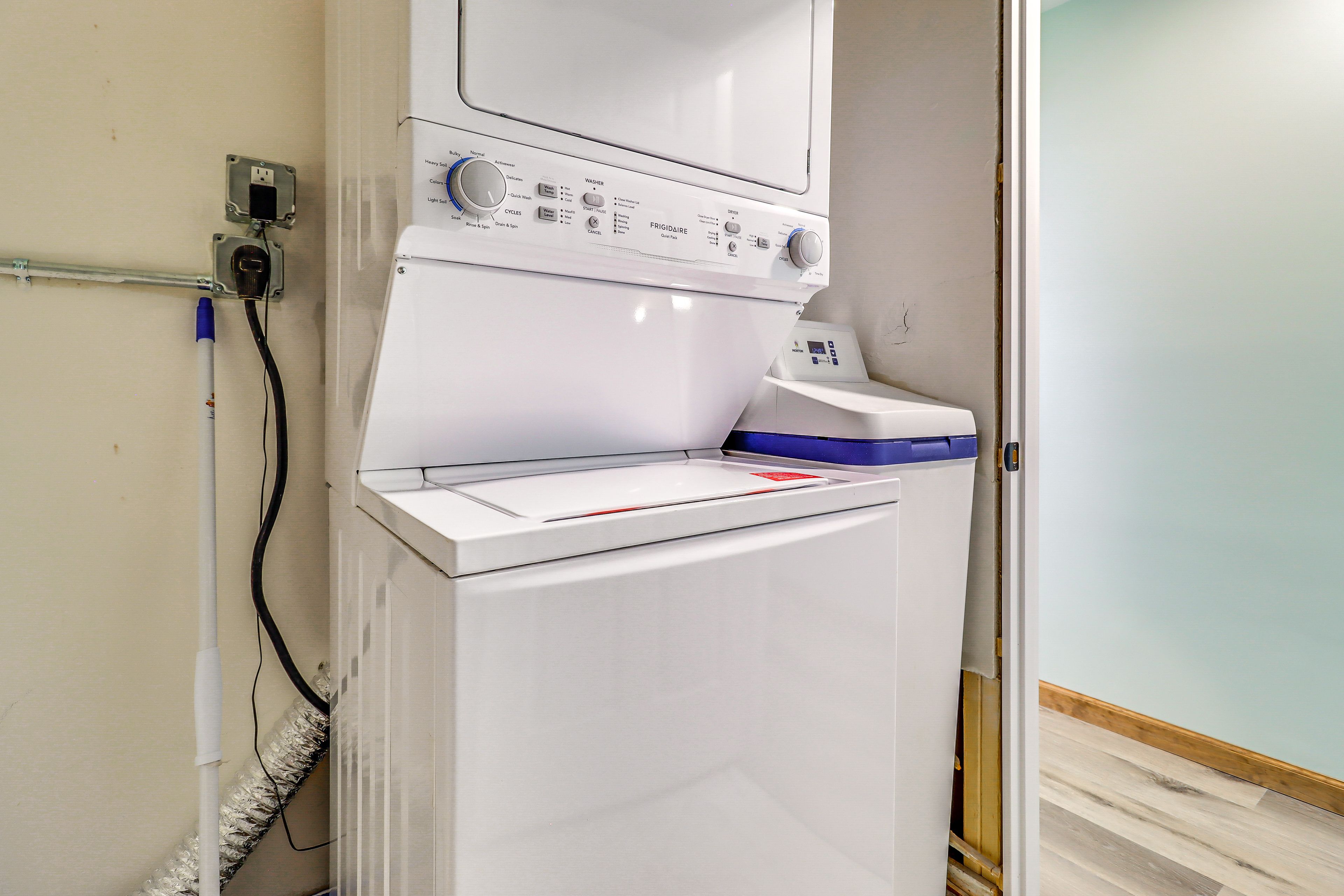 Laundry Area | Washer/Dryer | Hangers | Trash Bags/Paper Towels