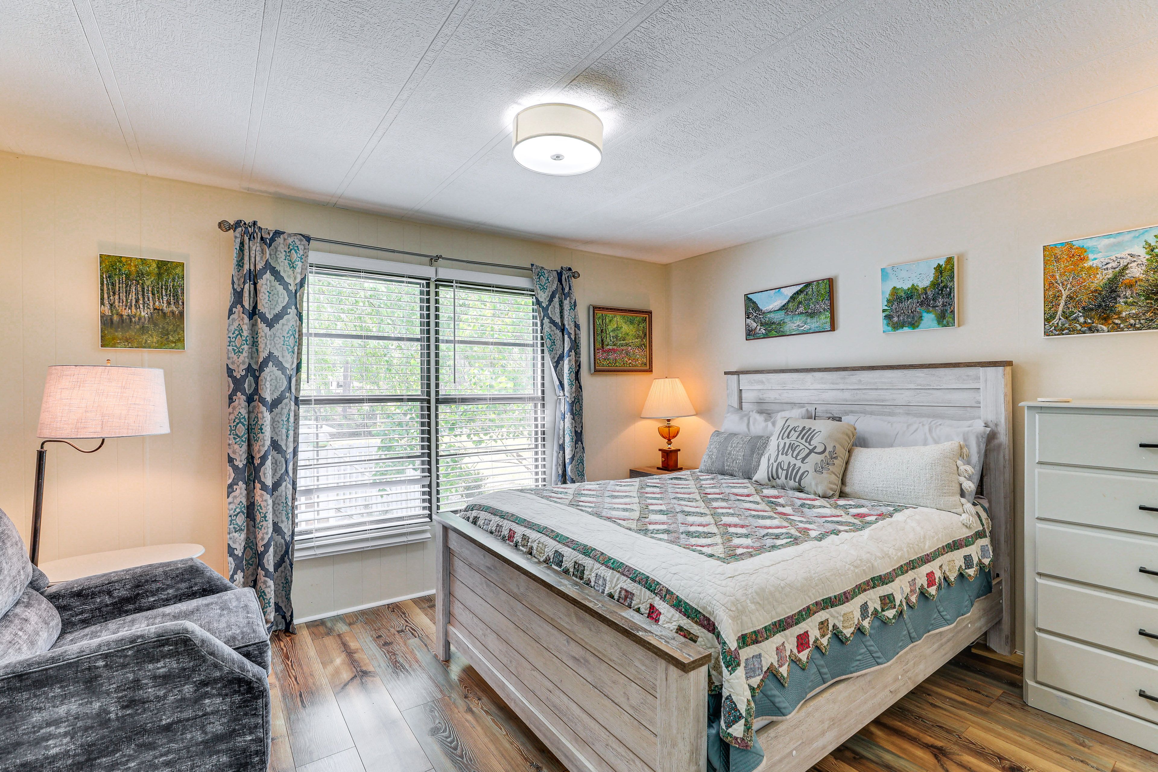 Bedroom 1 | Queen Bed | Linens Provided