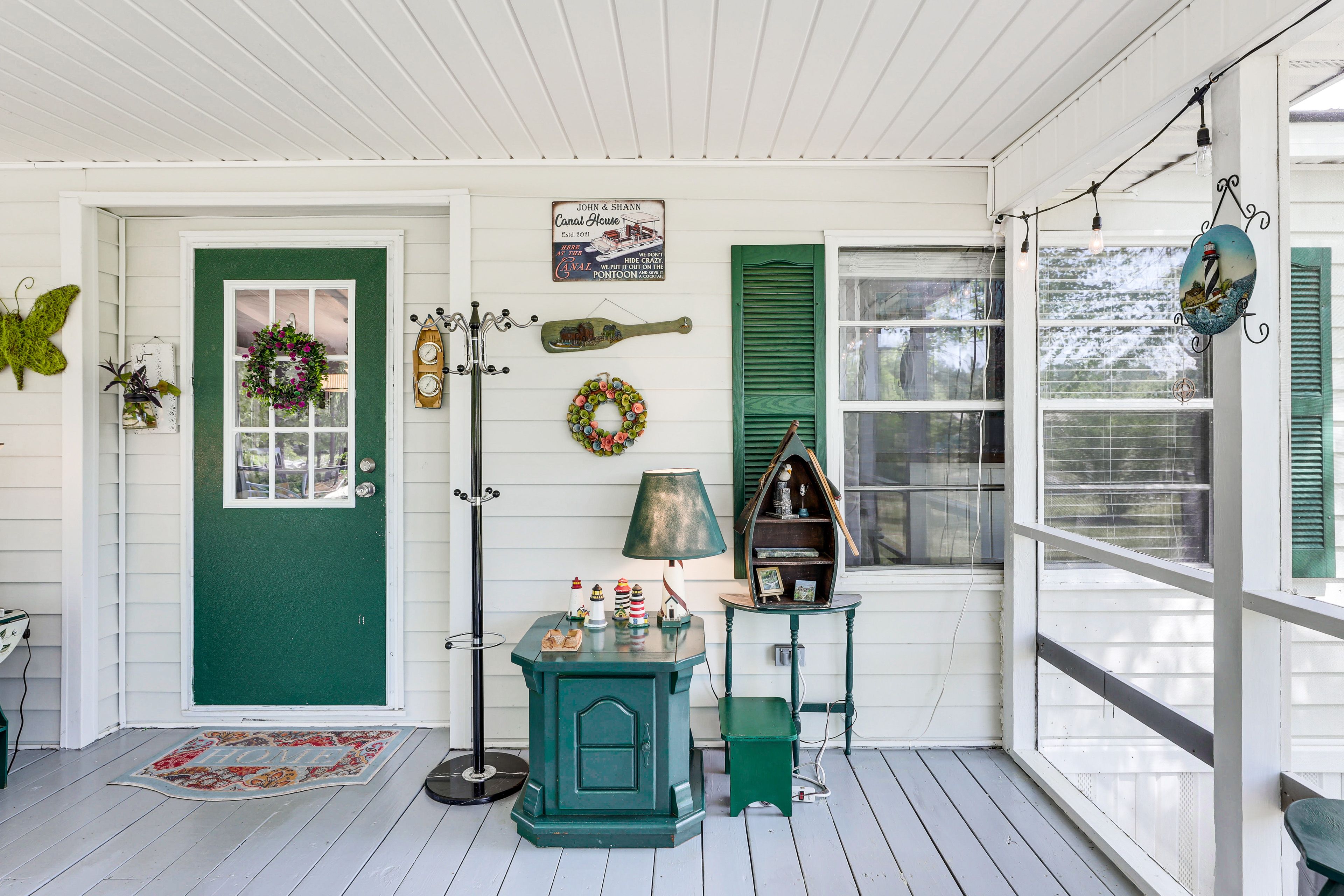 Screened-In Porch