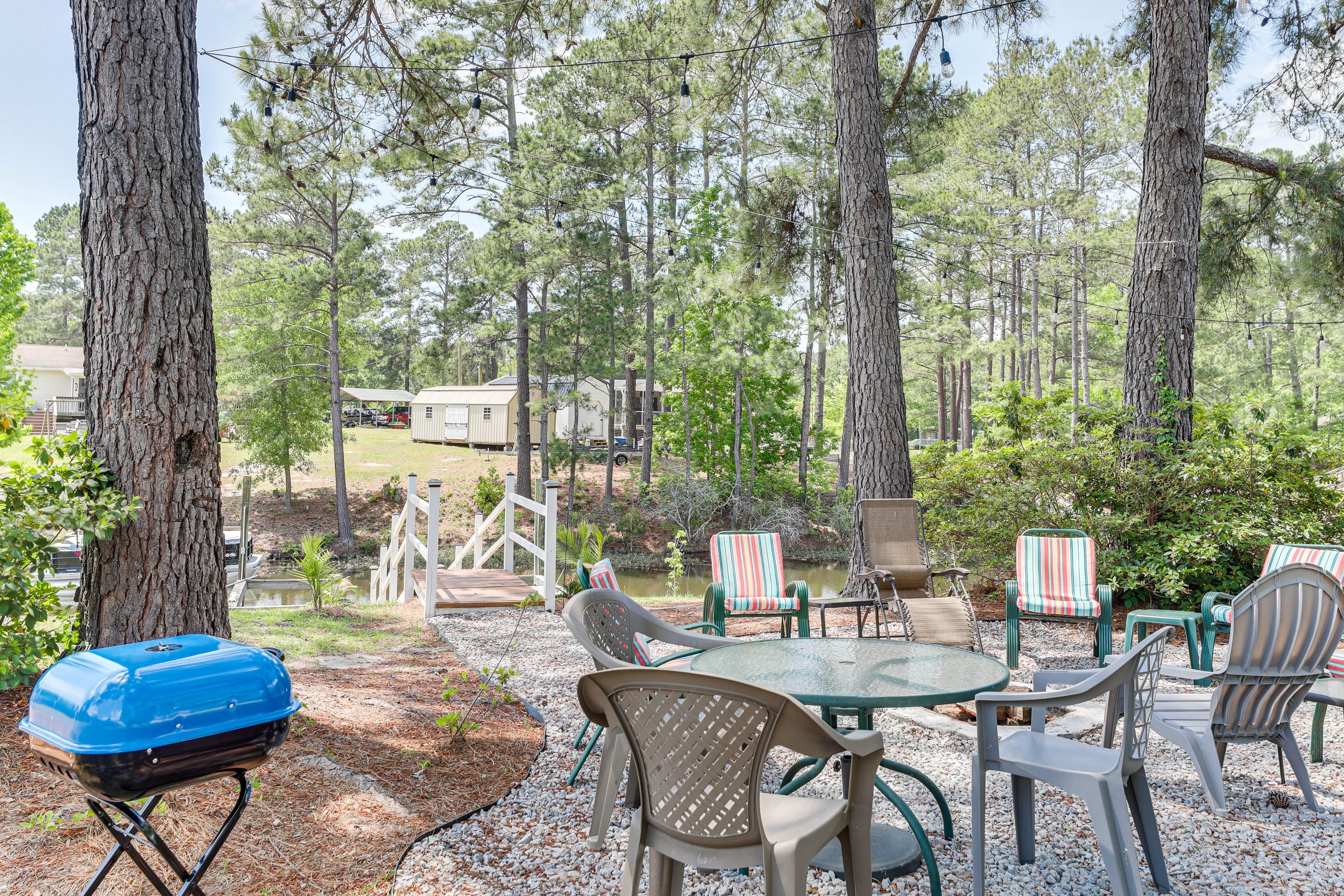 Waterfront | Fire Pit | Charcoal Grill