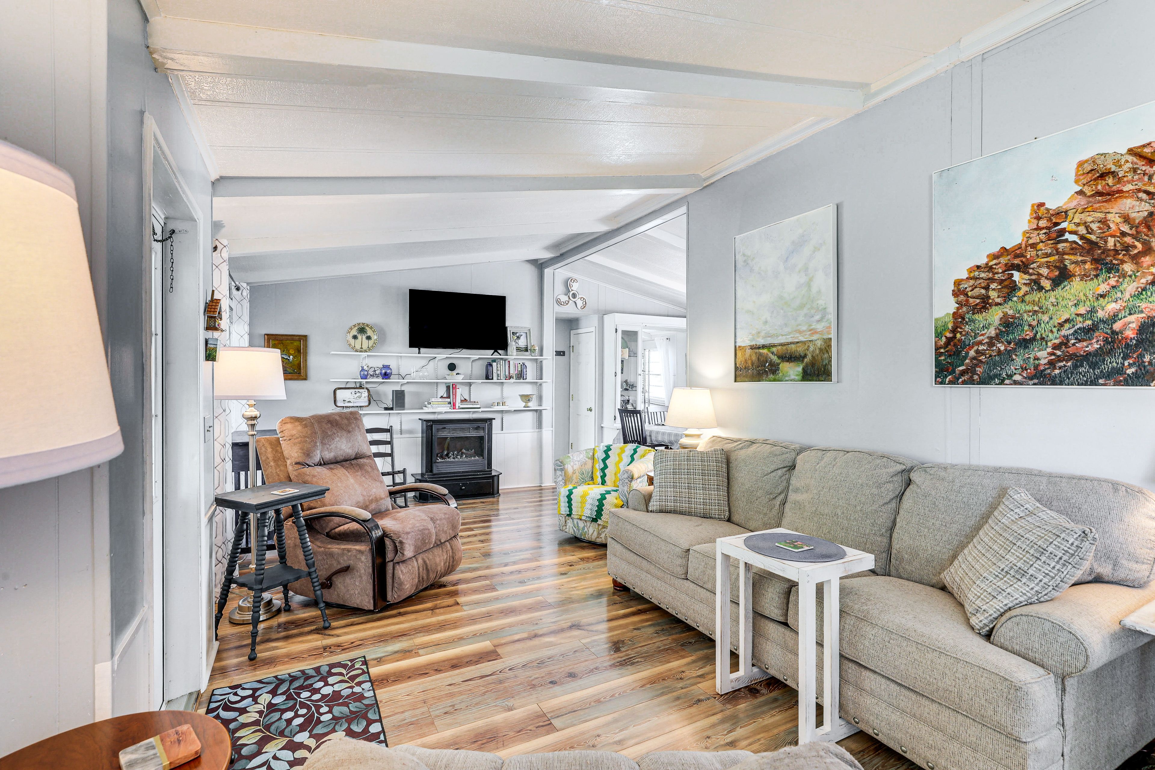 Summerton Vacation Rental | 3BR | 2BA | 1,800 Sq Ft | Stairs to Enter