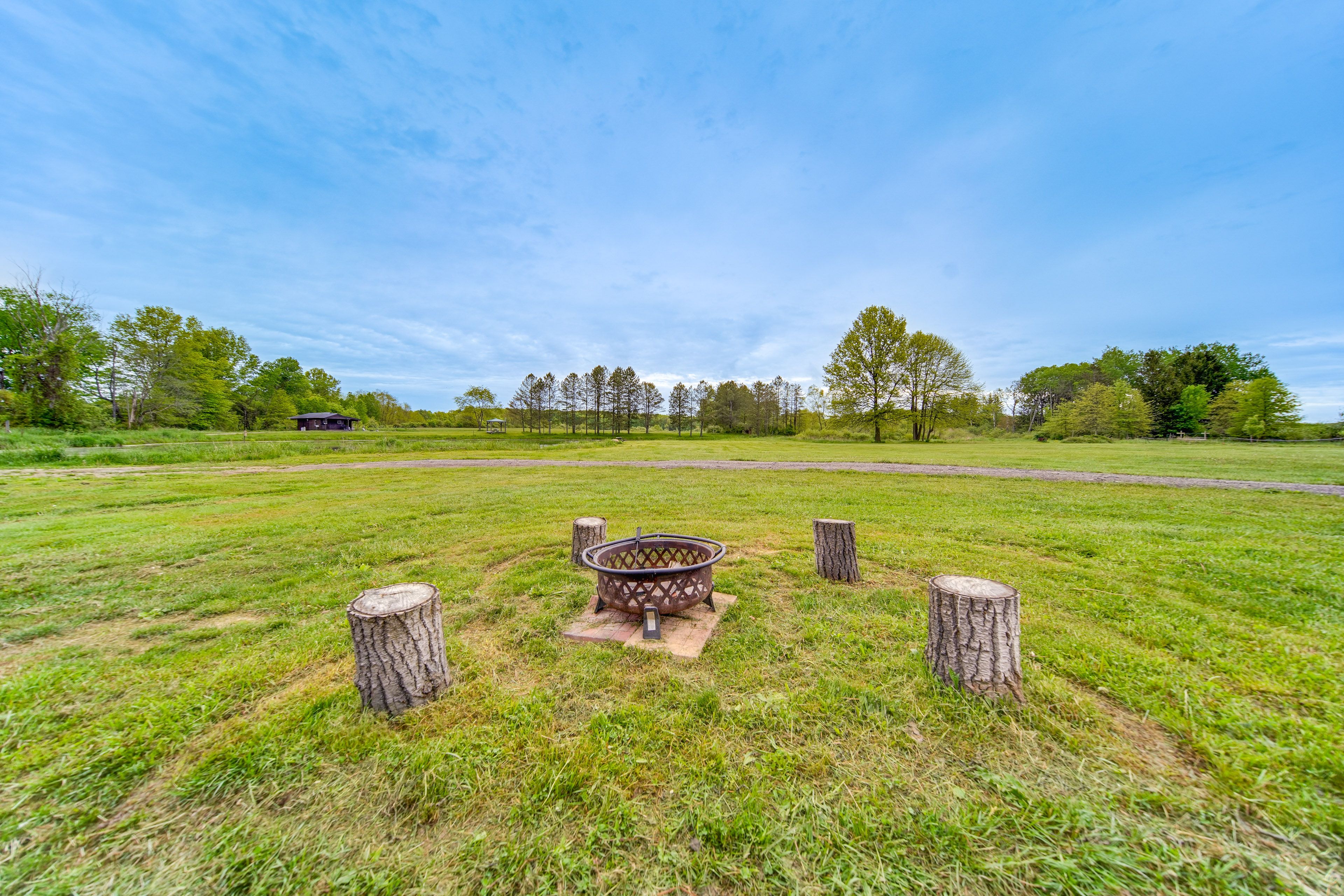 60-Acre Property | Fire Pit (Wood Provided)