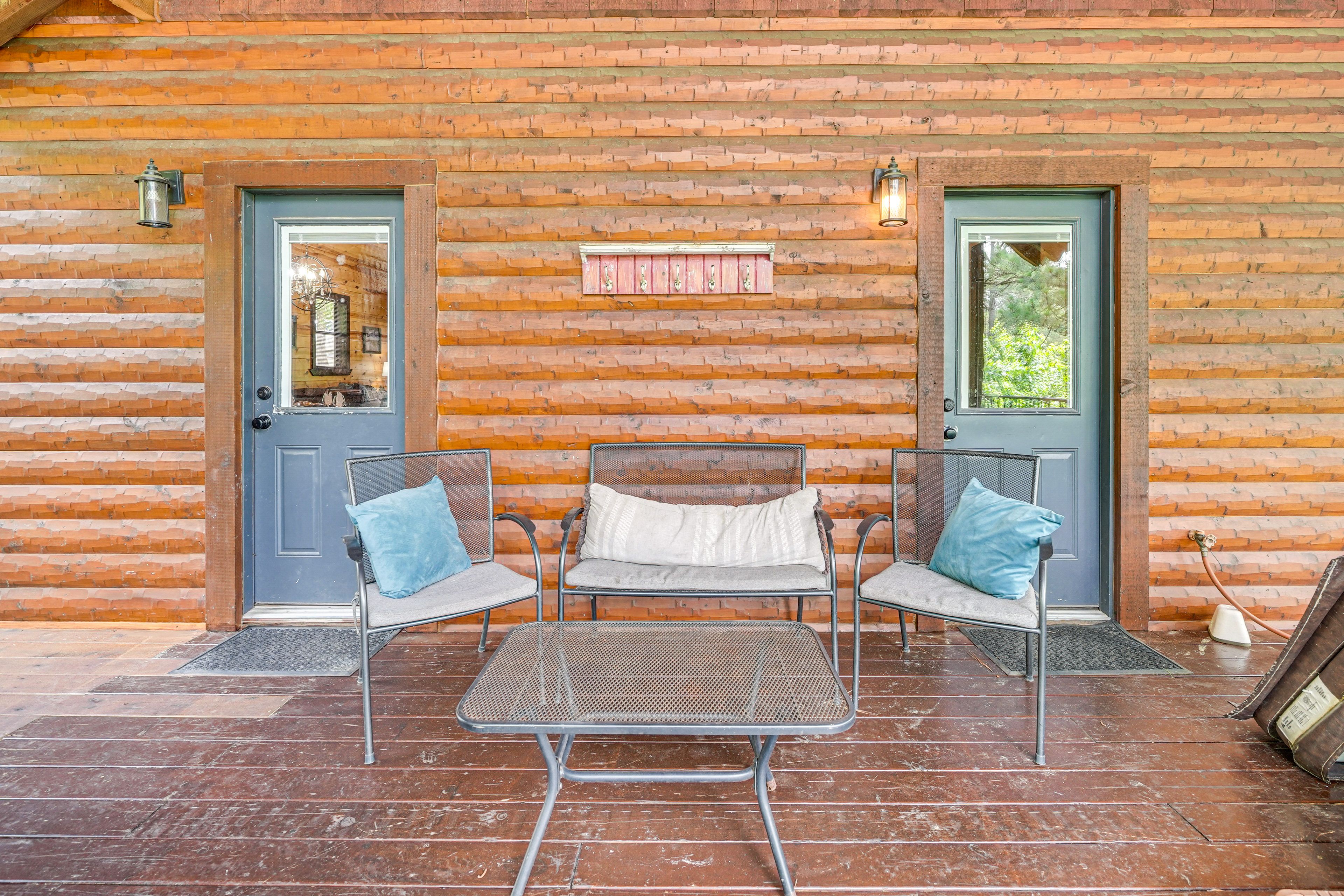 Covered Deck | Private Hot Tub | Fireplace | Grill | Dining Area