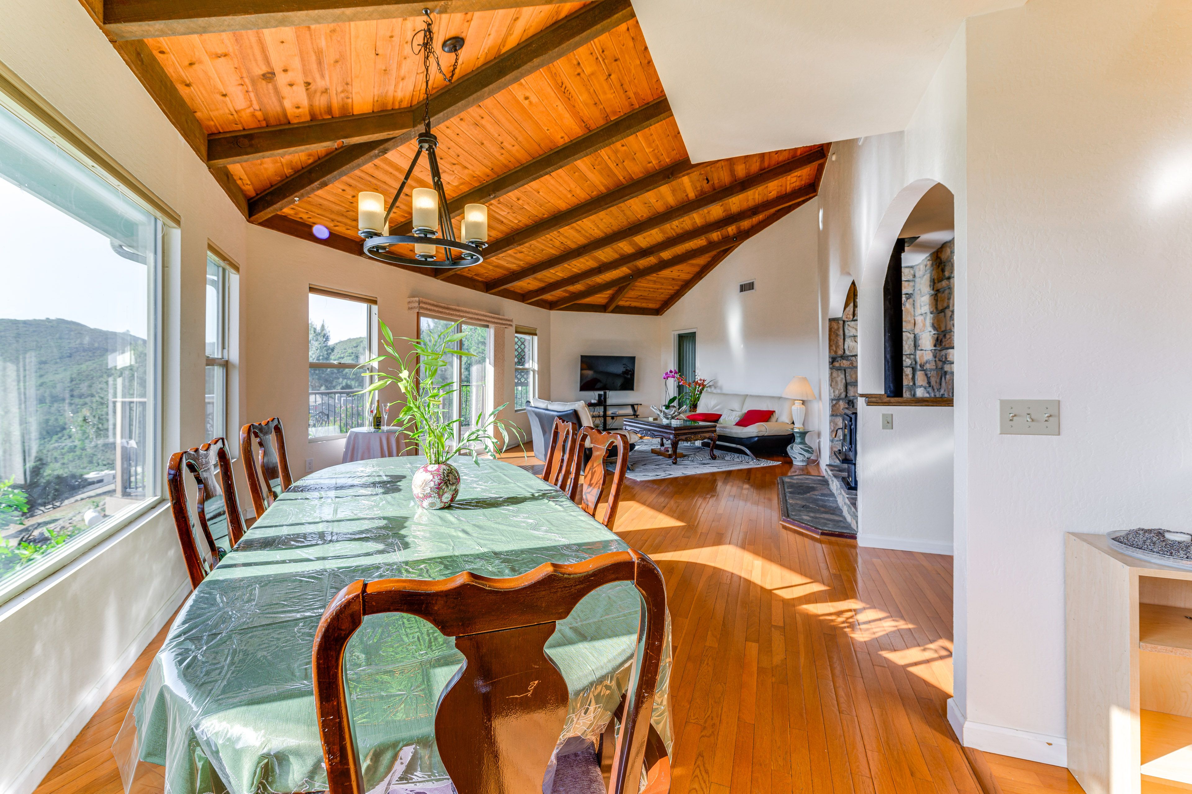 Dining Room | Dishware & Flatware Provided