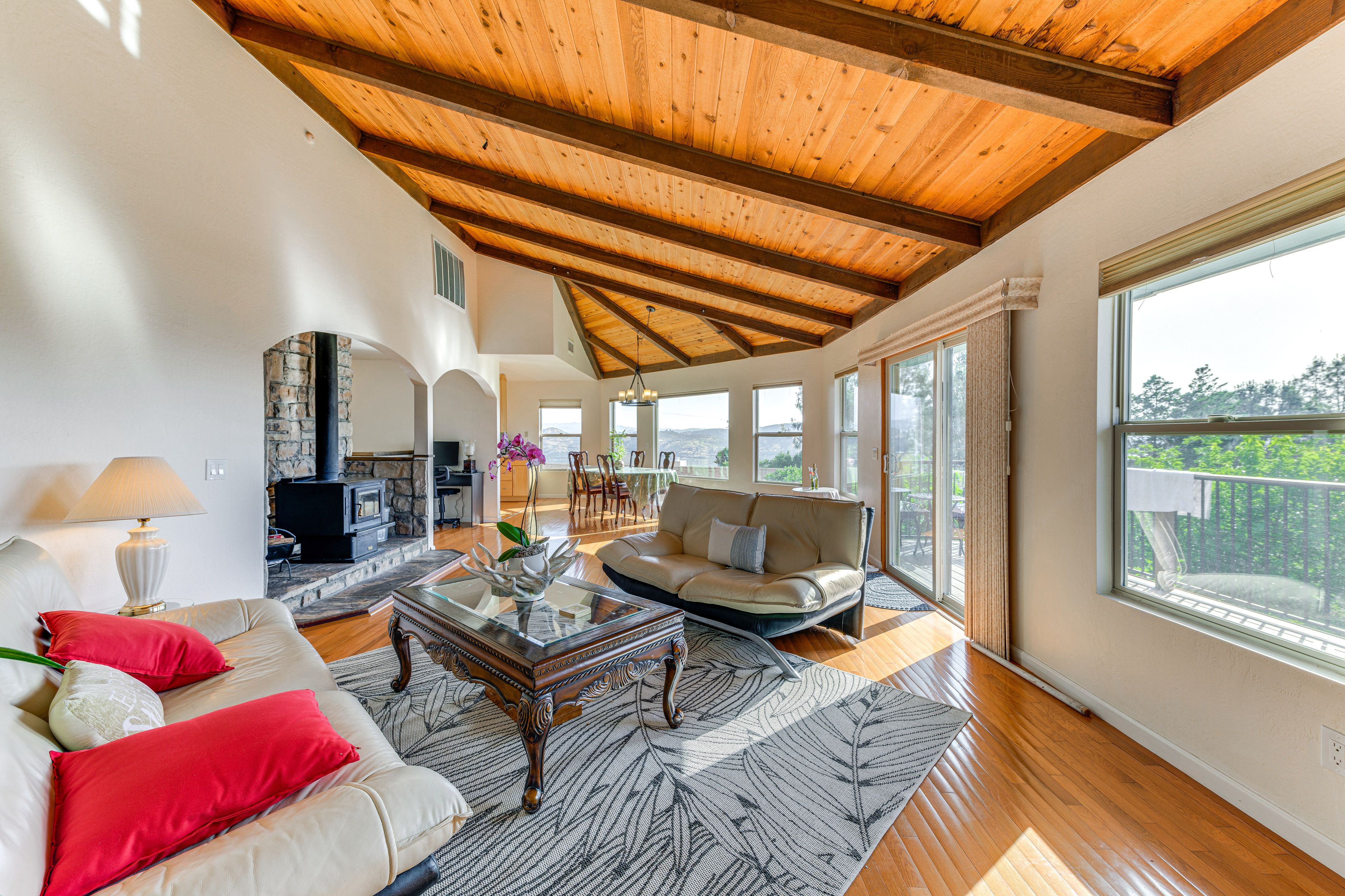 Kelseyville Vacation Rental | 2BR | 2BA | 2,300 Sq Ft | Stairs Required