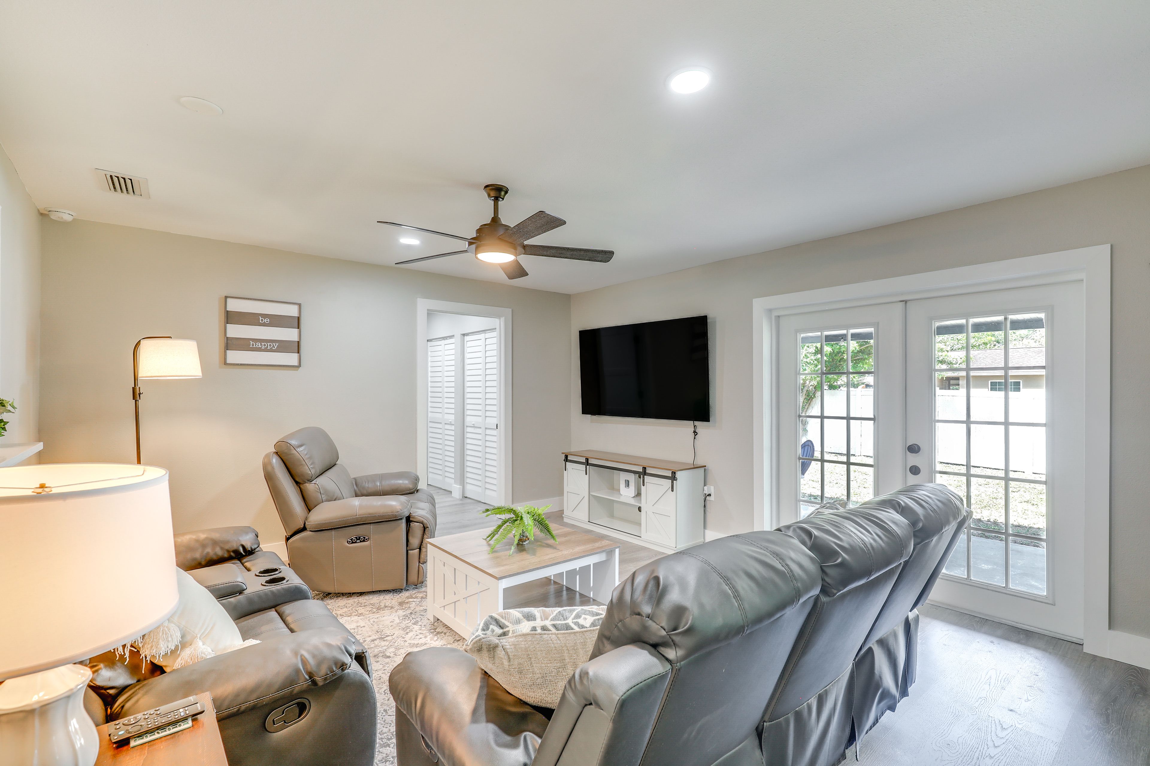 Family Room | Smart TV | Ceiling Fans