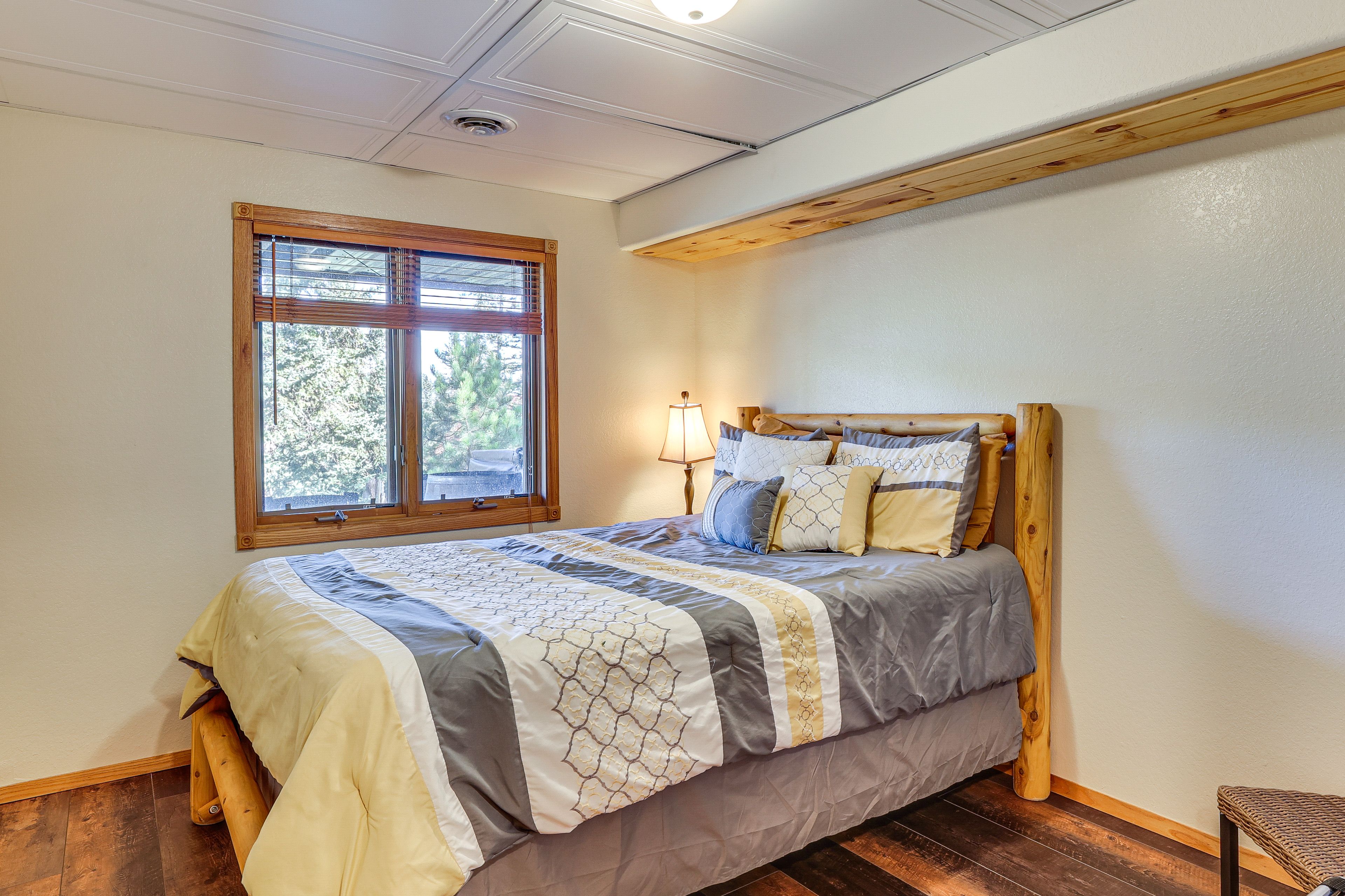 Bedroom 4 | Lower Level | Queen Bed