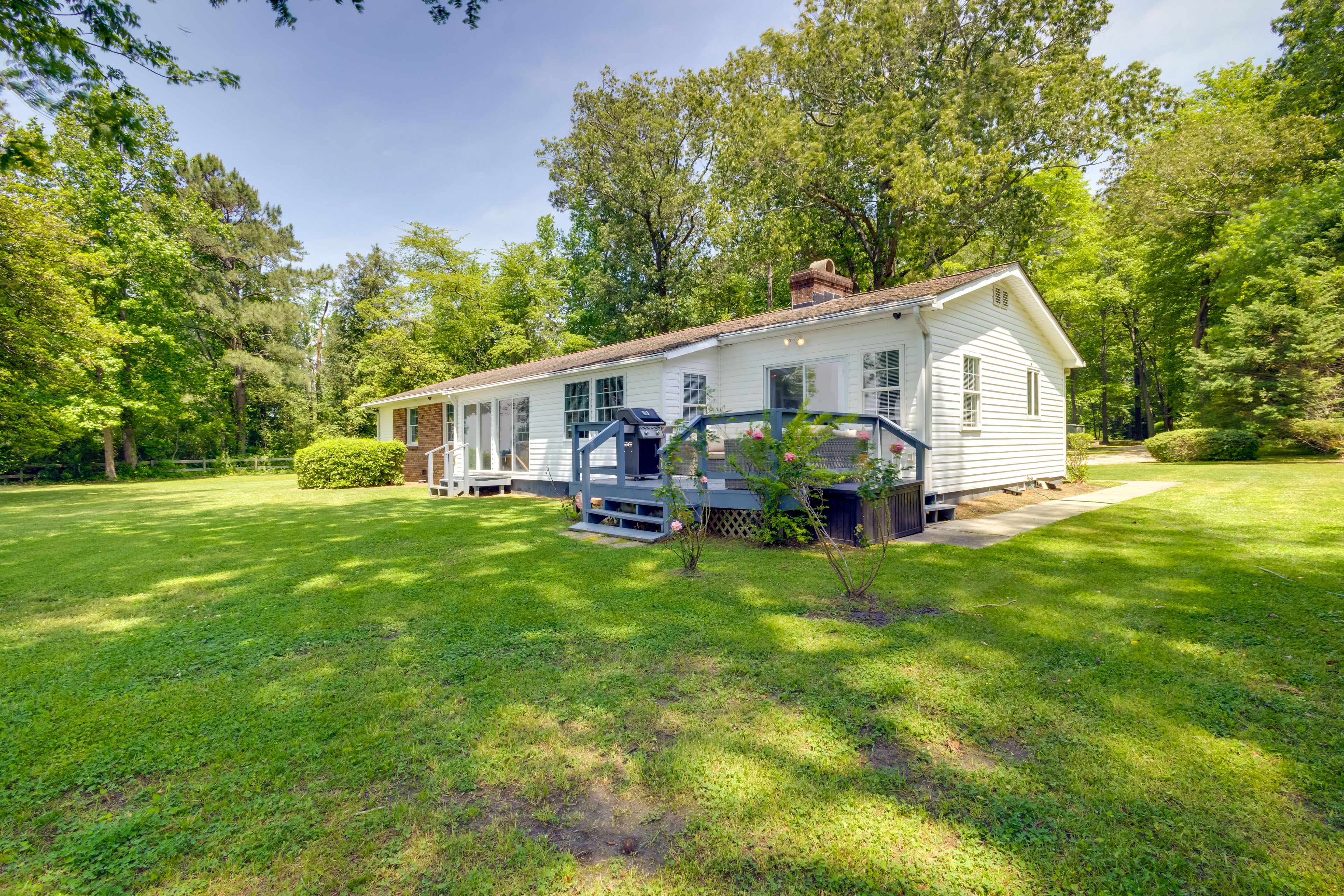 Large Yard | Fire Pit | Dining Area | On-Site River Access