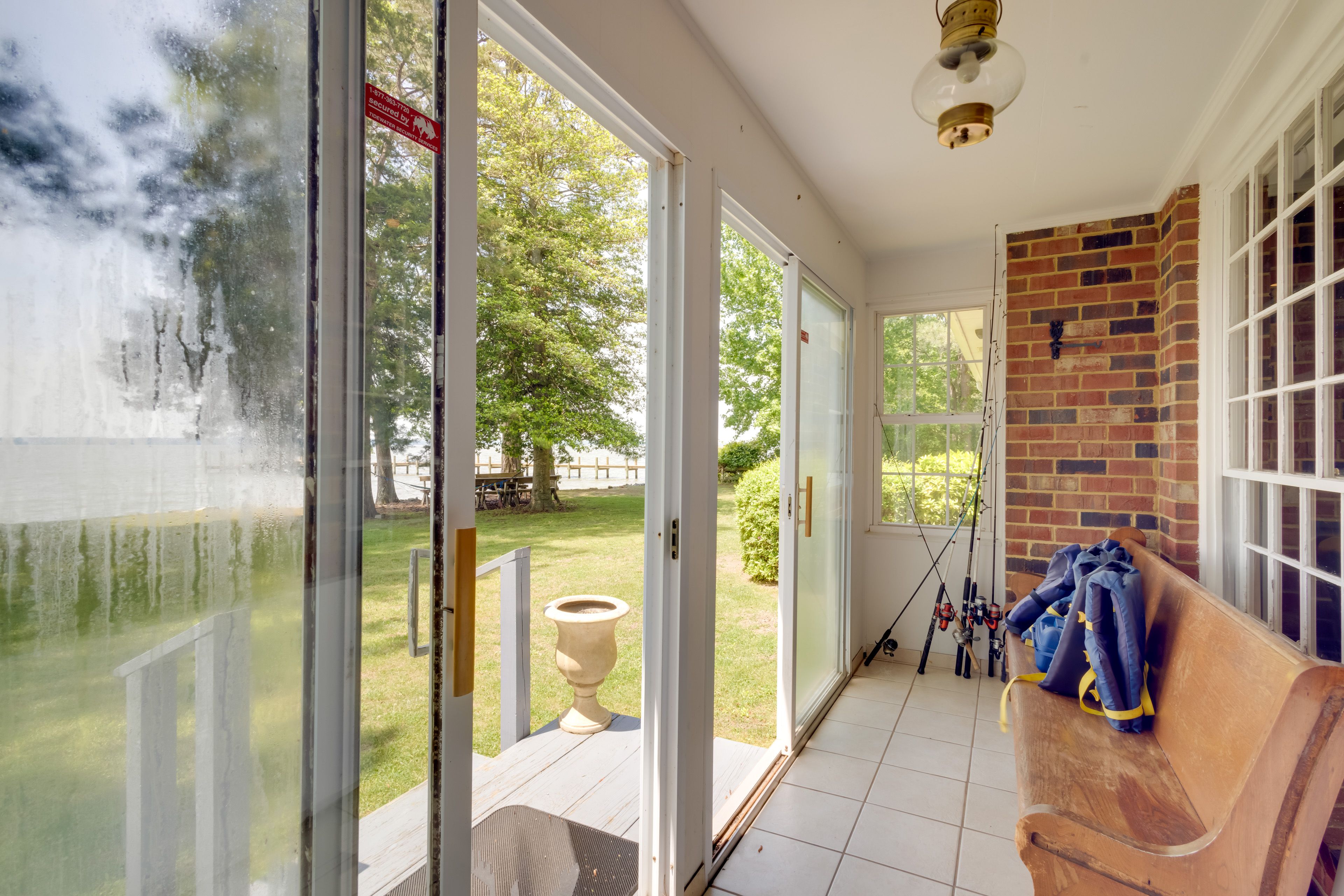 Sunroom | Fishing Poles & Life Vests Provided