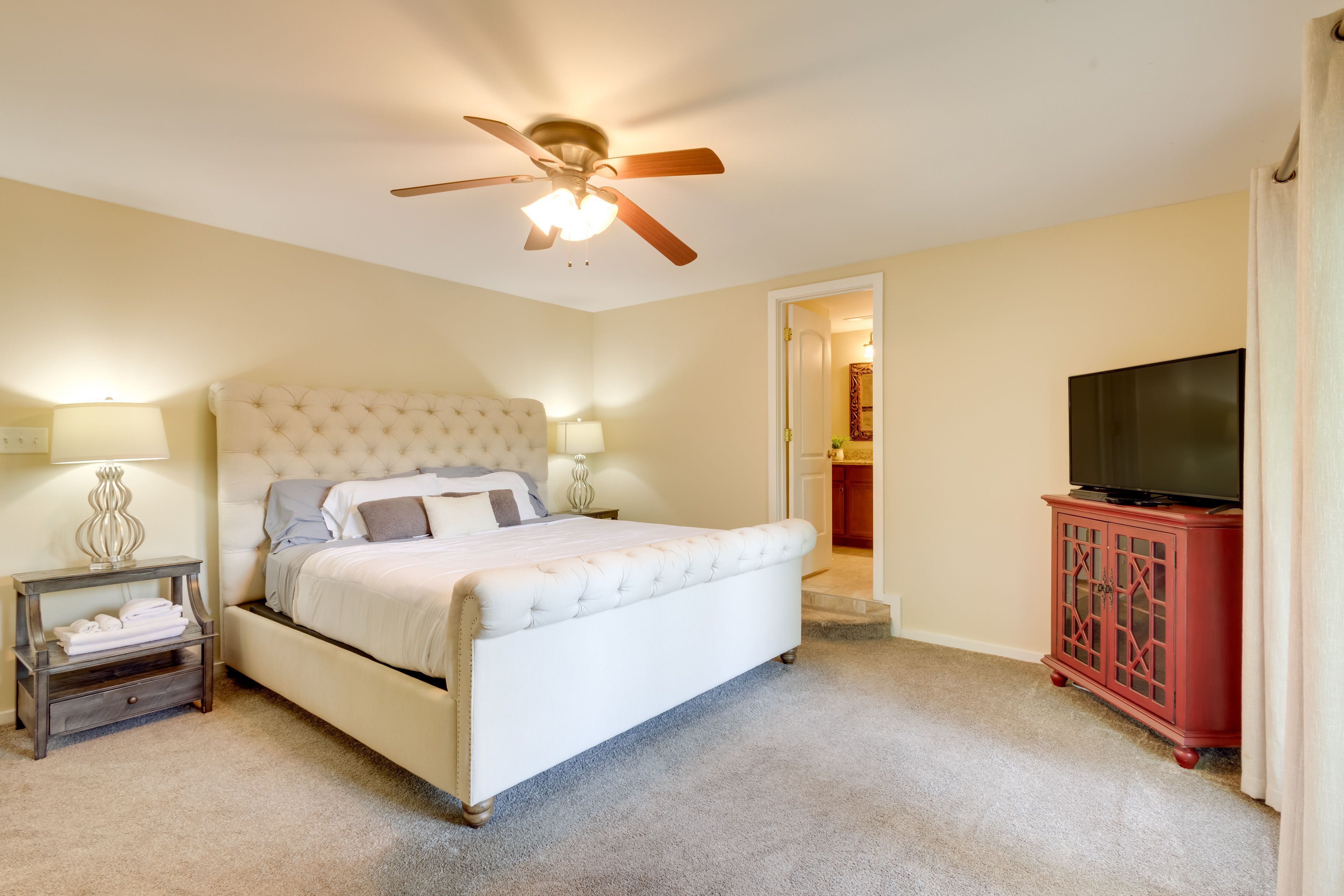 Bedroom 1 | 2nd Floor | King Bed | Smart TV | Linens Provided