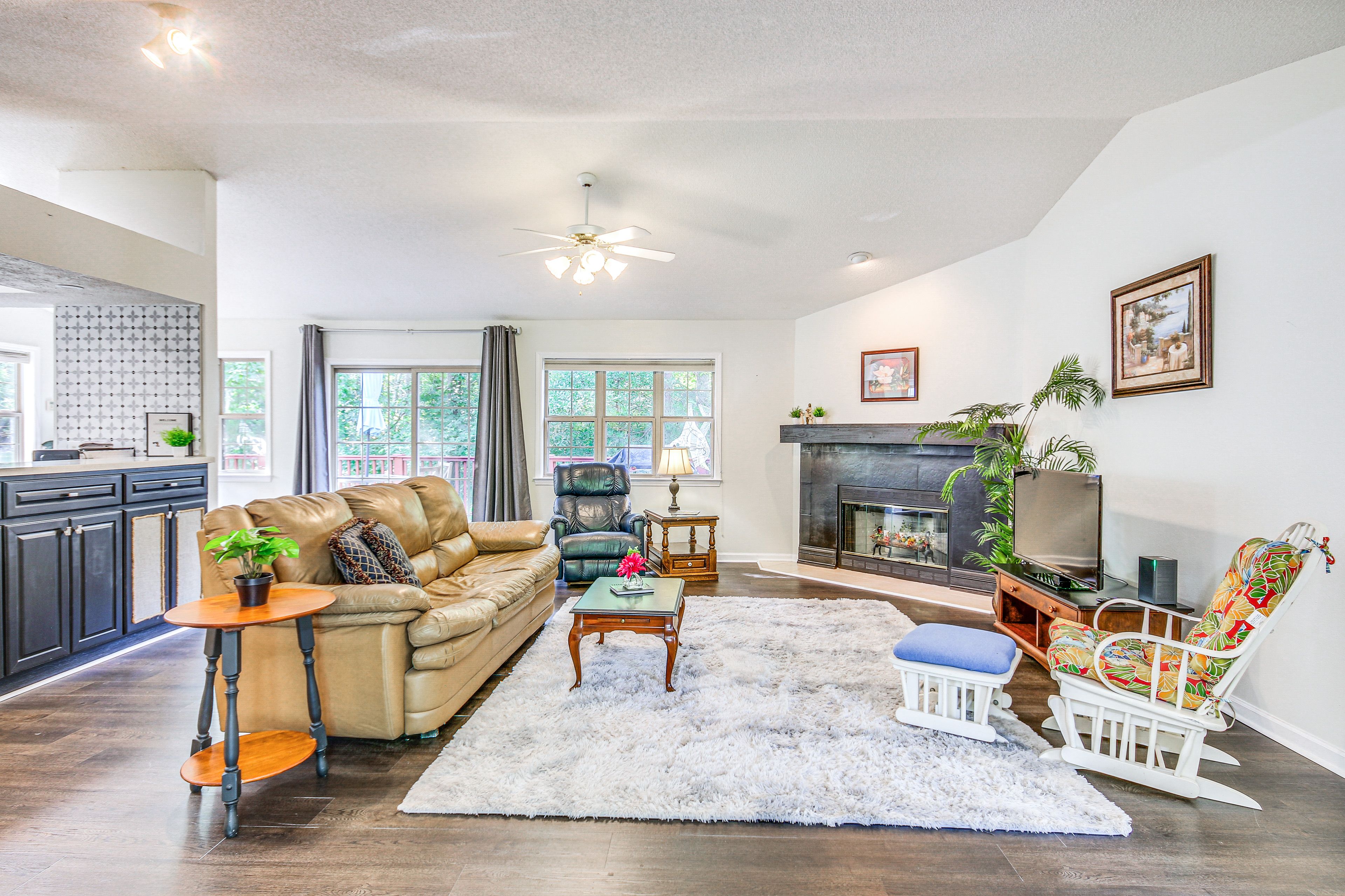 Living Area | Queen Sleeper Sofa | Flat-Screen TV w/ Cable | Board Games