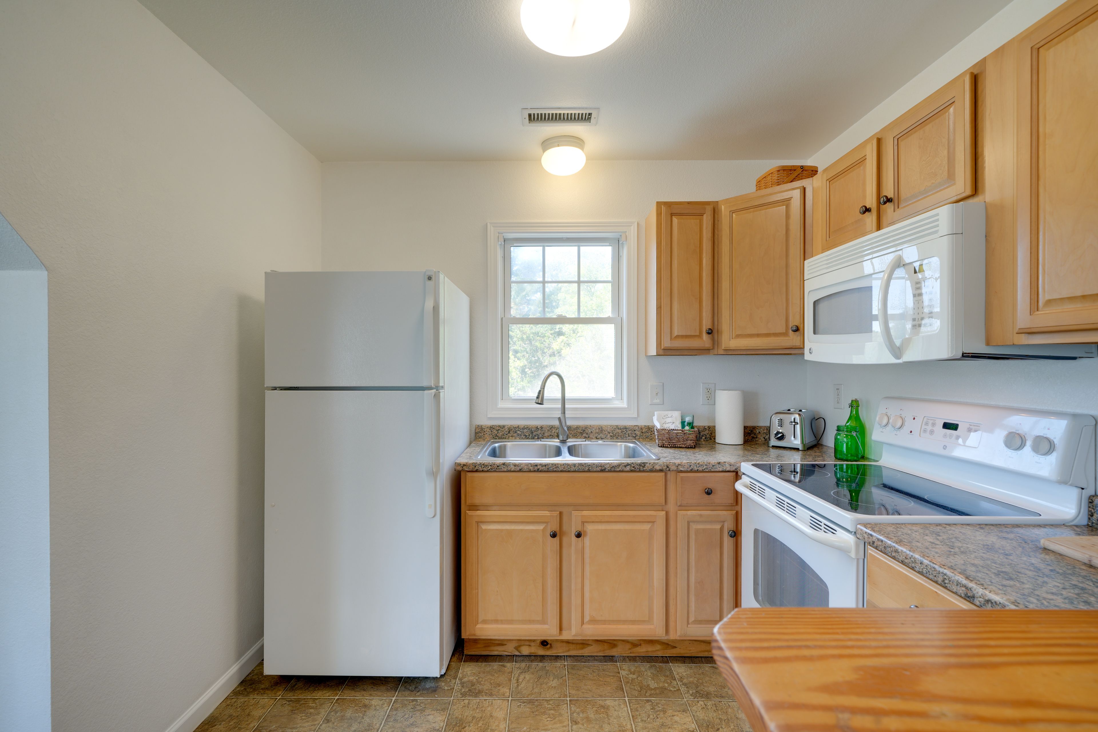 Kitchen | Cooking Basics | Drip Coffee Maker | Toaster | 2nd Floor
