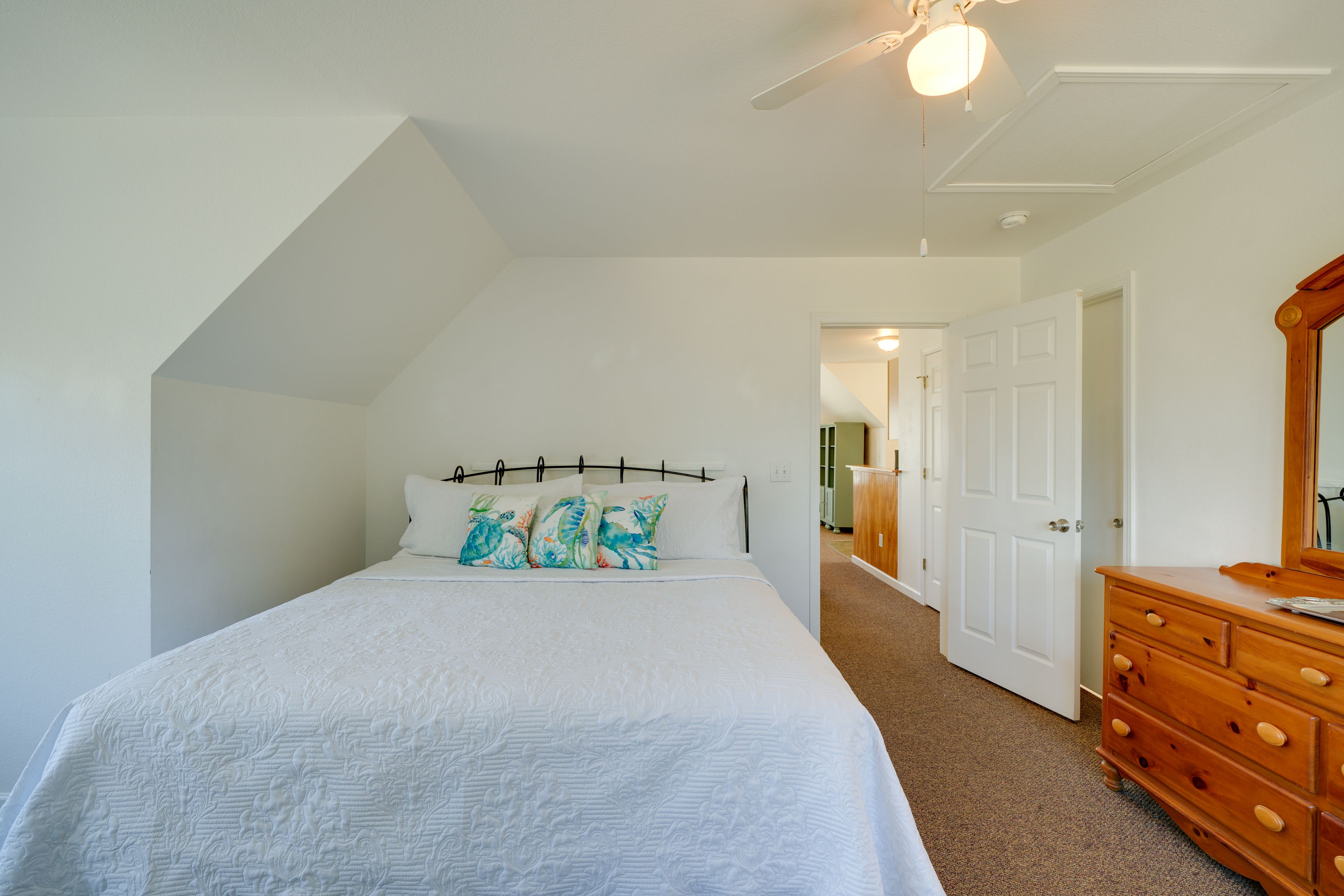 Bedroom | King Bed | Linens Provided | 2nd Floor