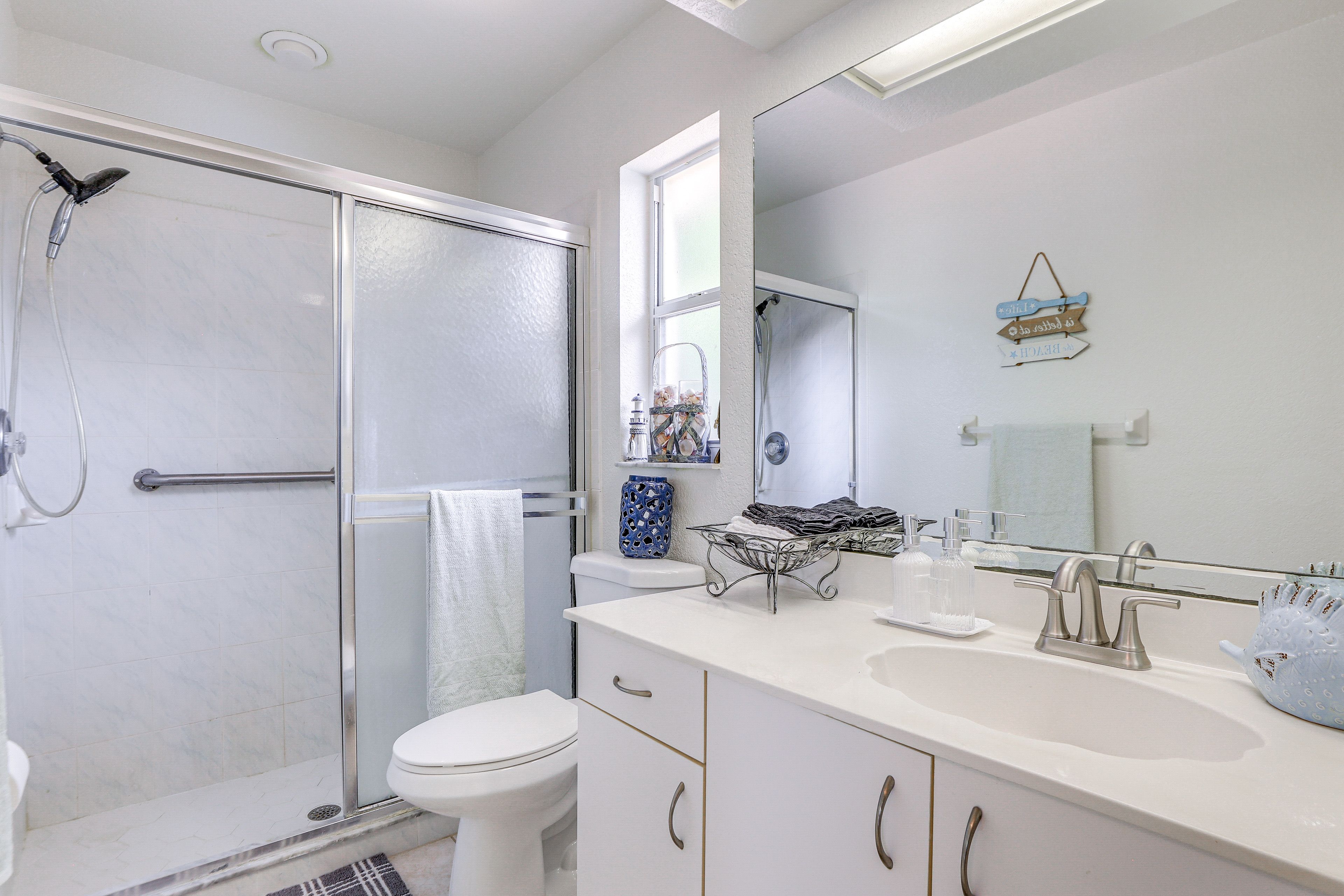 Full Bathroom | Grab Rail in Shower