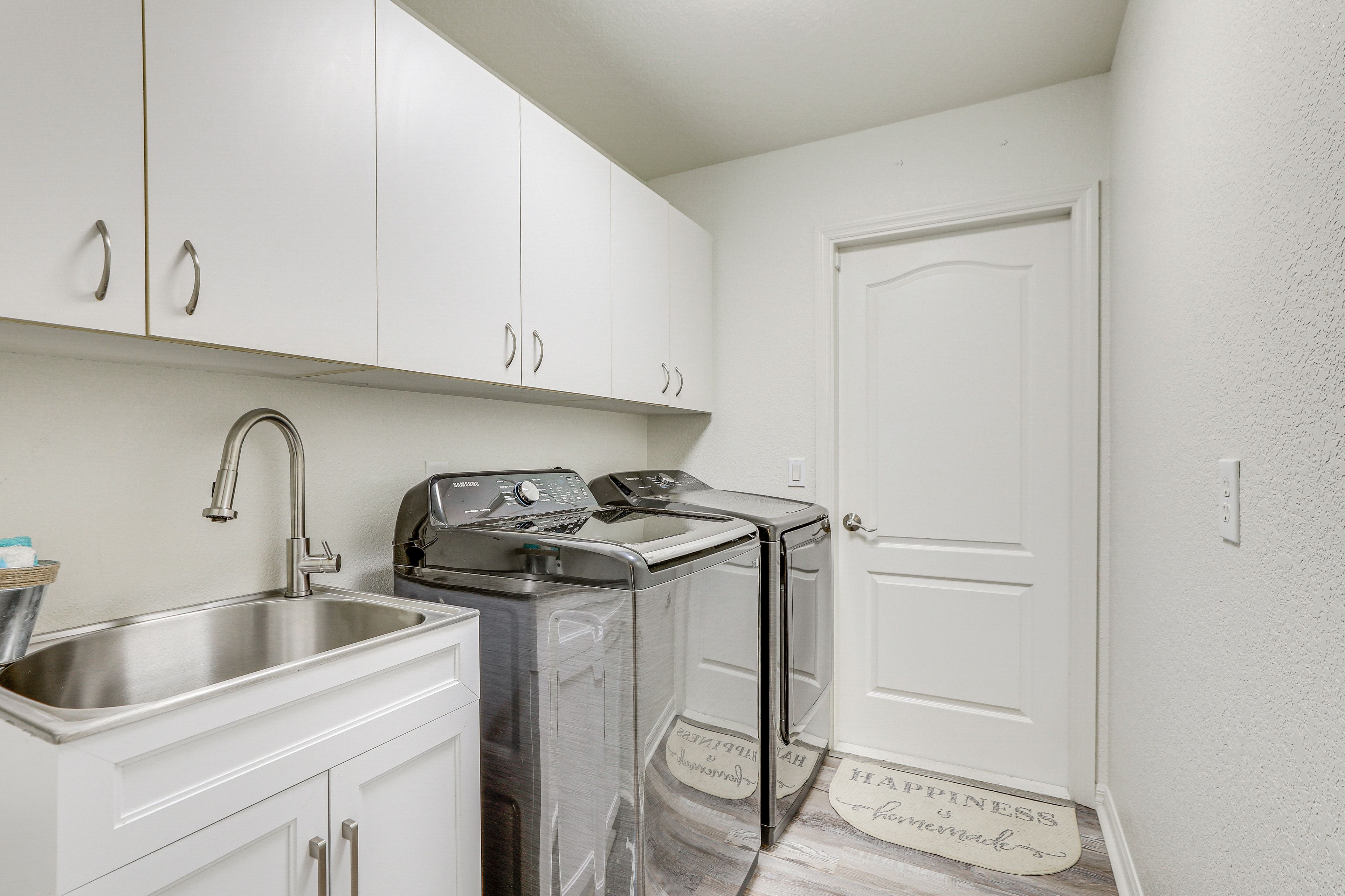 In-Unit Laundry