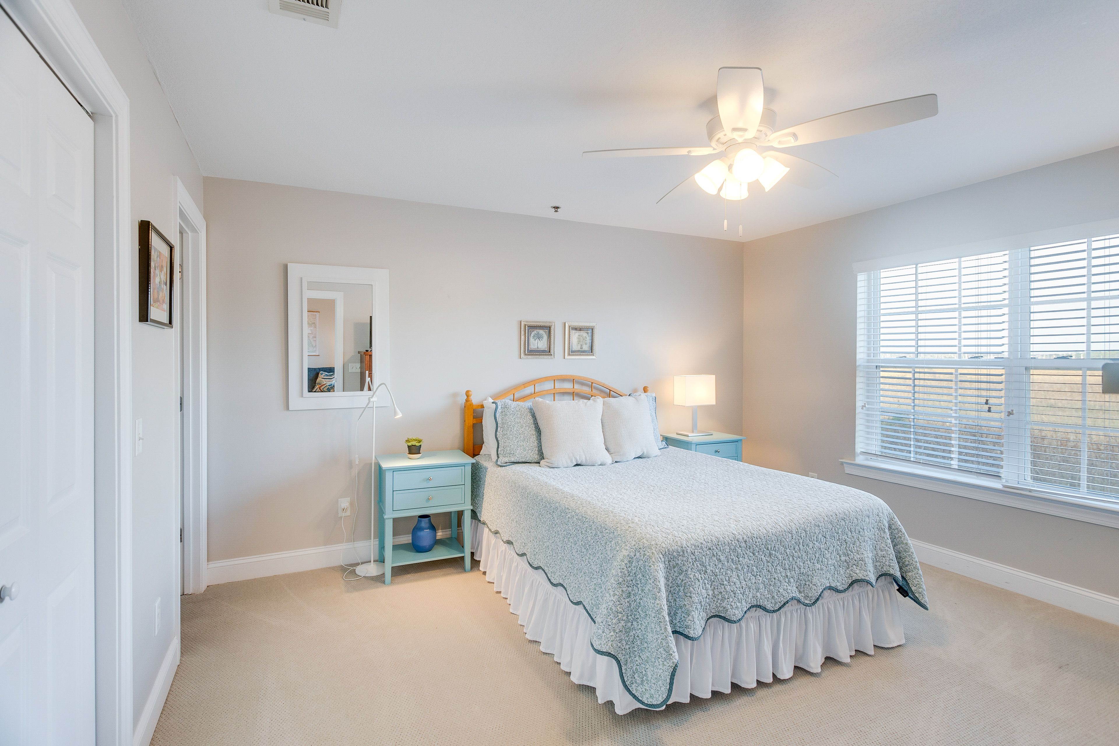 Bedroom 2 | Queen Bed
