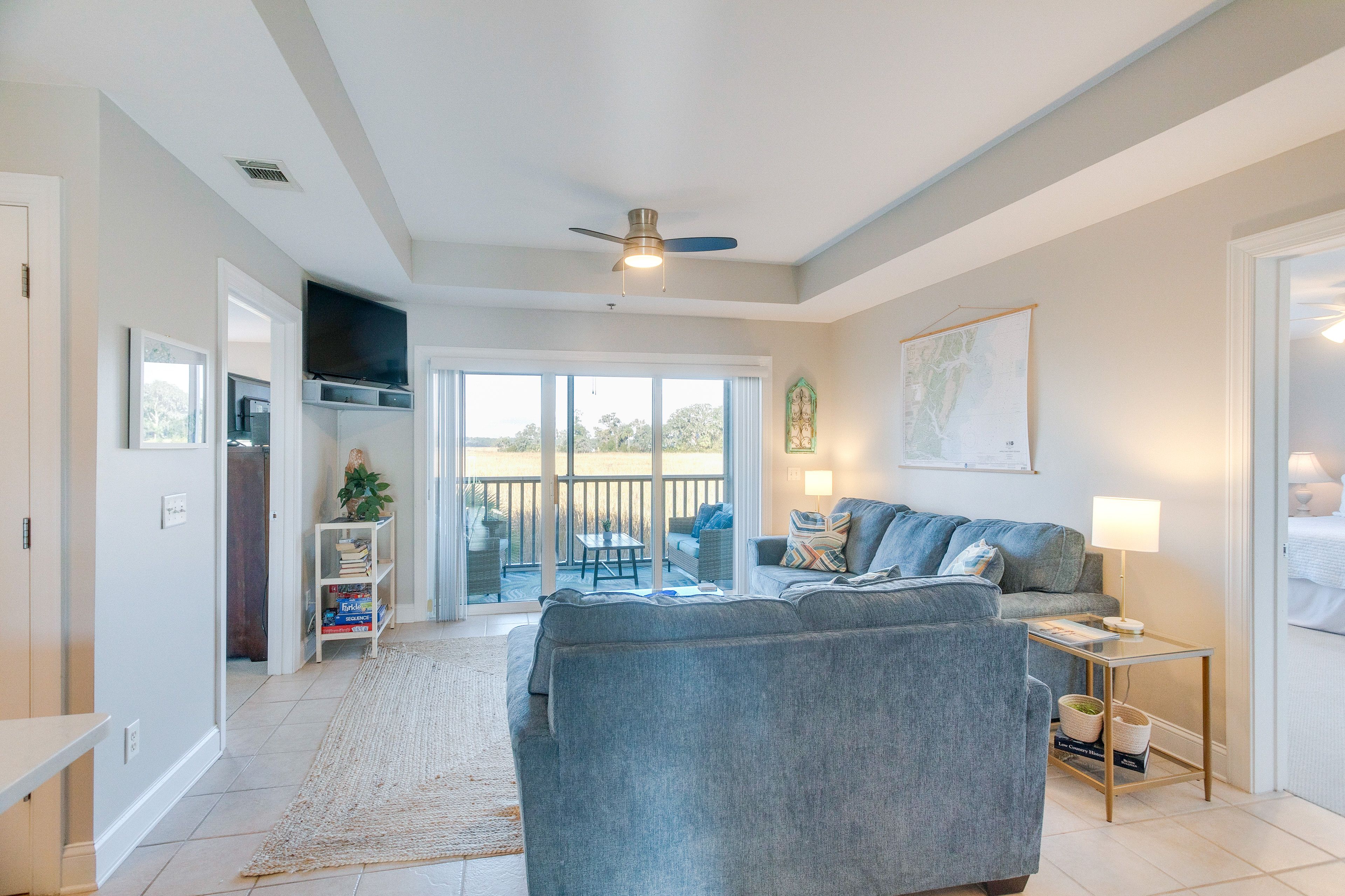 Living Room | Free WiFi | Smart TV | Central A/C | Books | Board Games