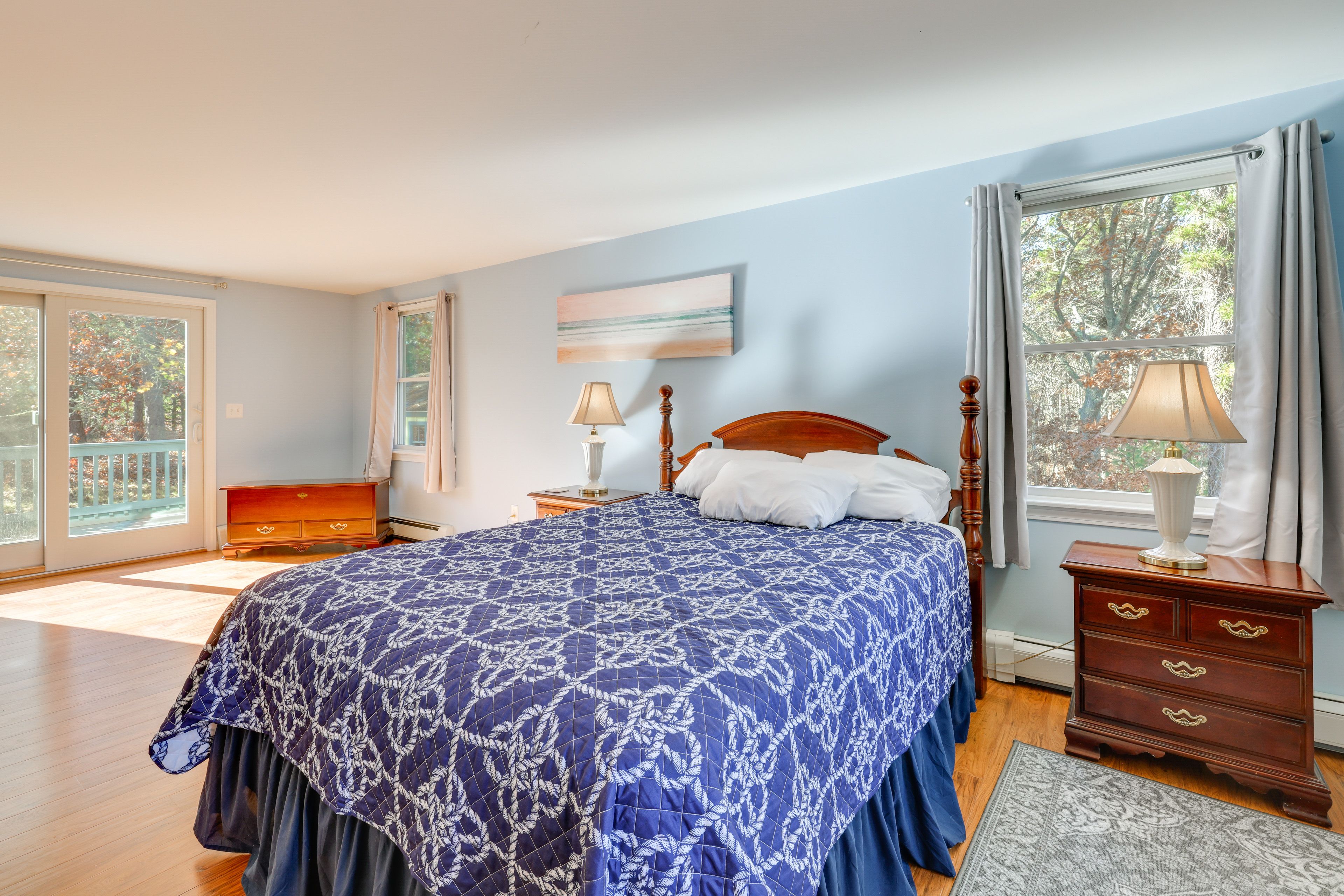 Bedroom 1 | Queen Bed | 1st Floor