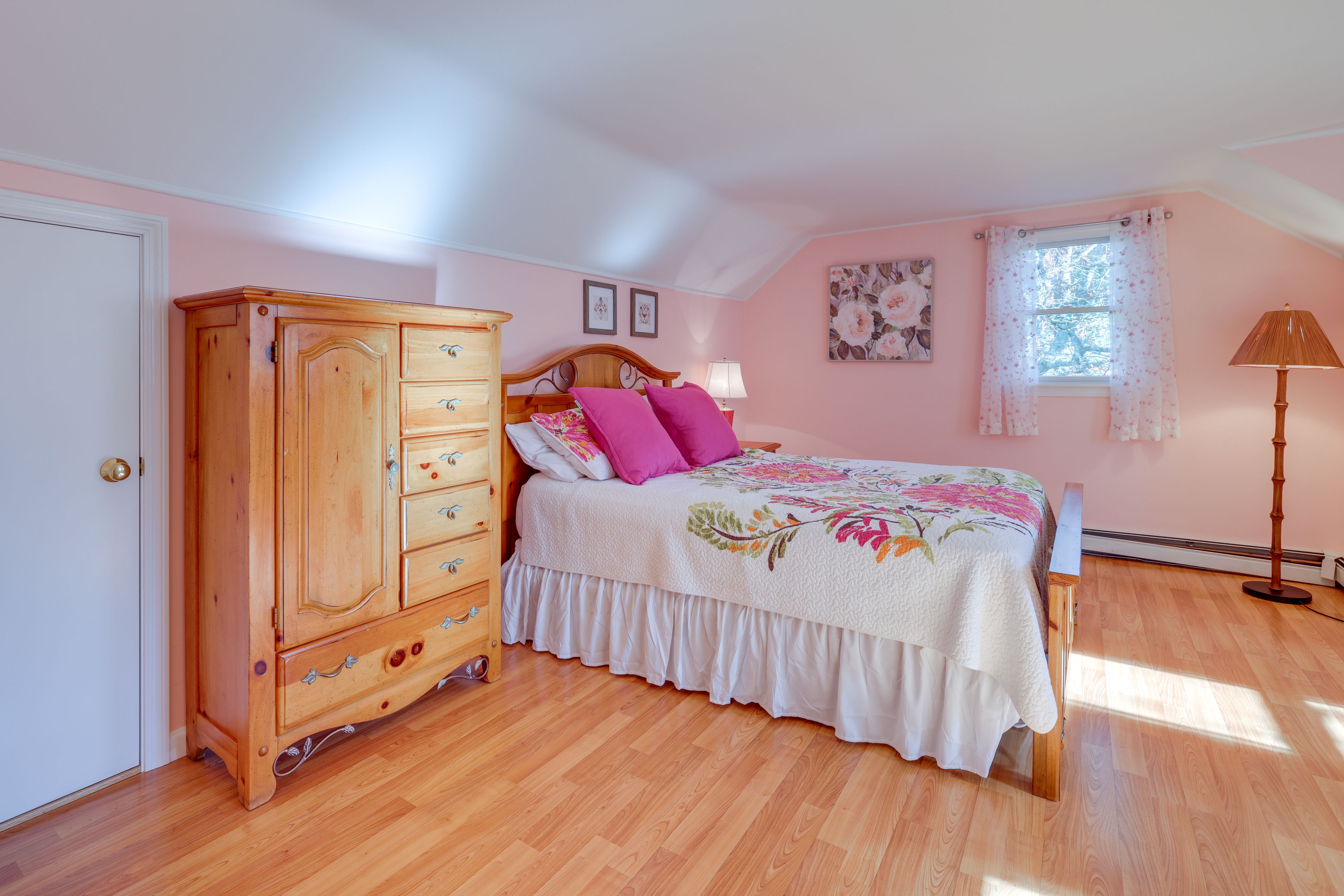 Bedroom 2 | Queen Bed | 2nd Floor